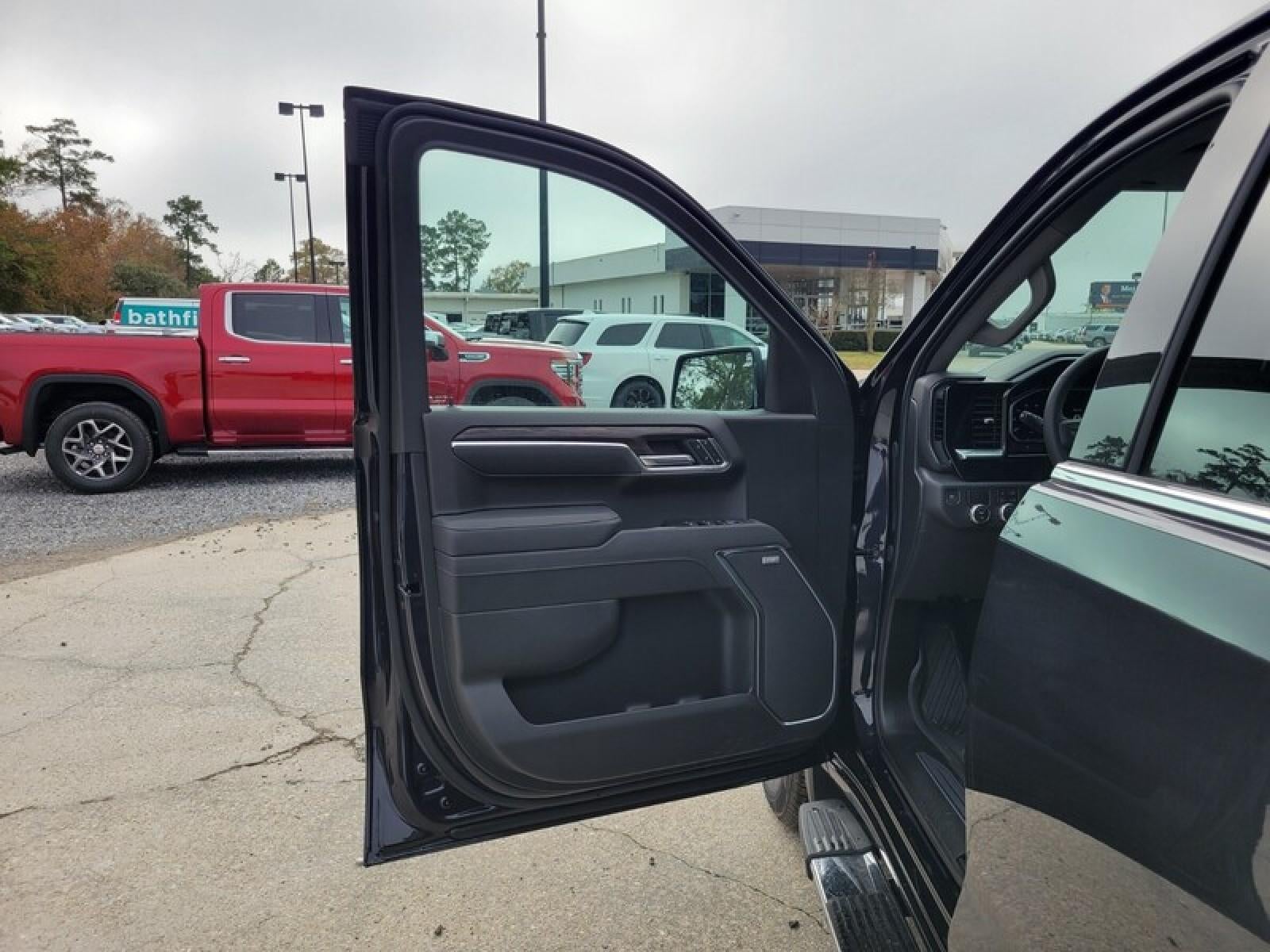 2026 GMC Sierra 1500 Crew Cab Short Box 2-Wheel Drive SLT