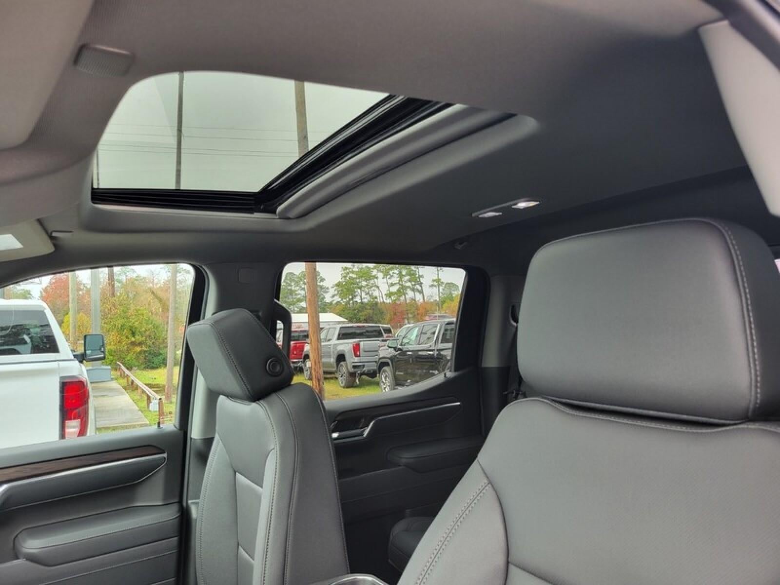 2026 GMC Sierra 1500 Crew Cab Short Box 2-Wheel Drive SLT