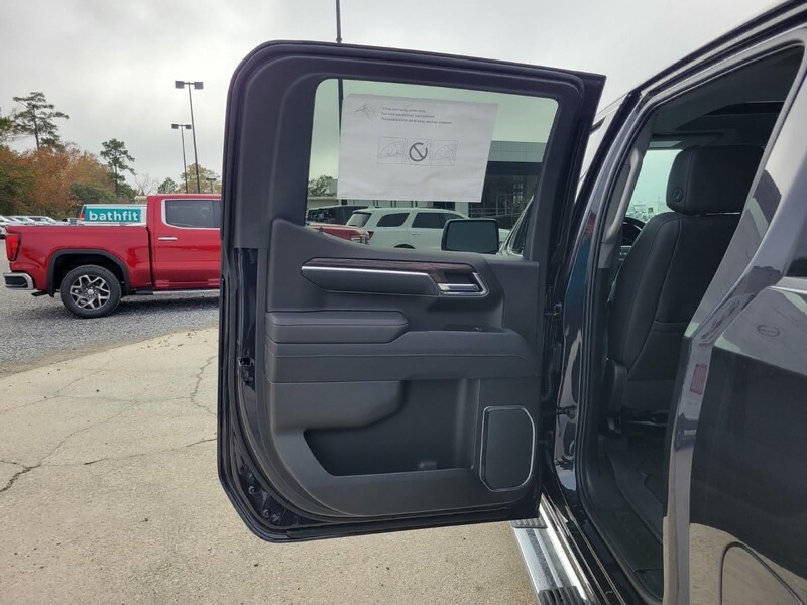 2026 GMC Sierra 1500 Crew Cab Short Box 2-Wheel Drive SLT