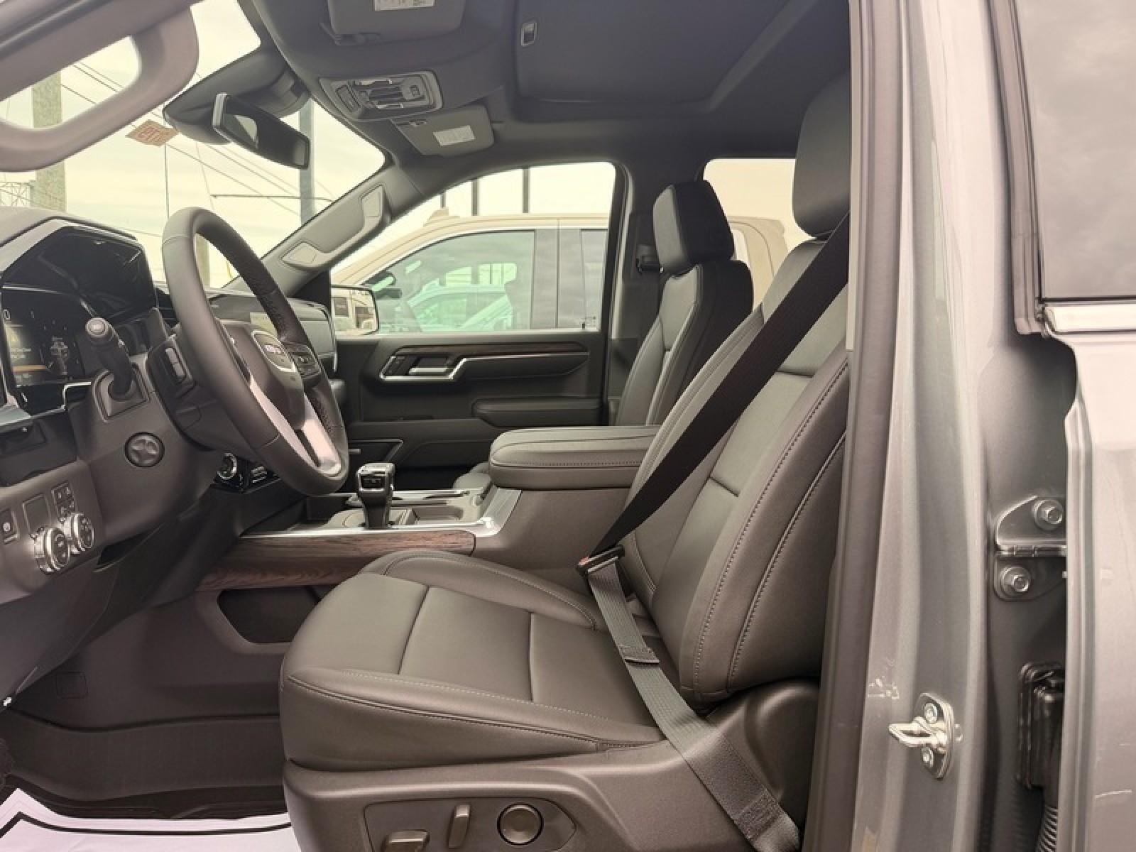 2026 GMC Sierra 1500 Crew Cab Short Box 2-Wheel Drive SLT