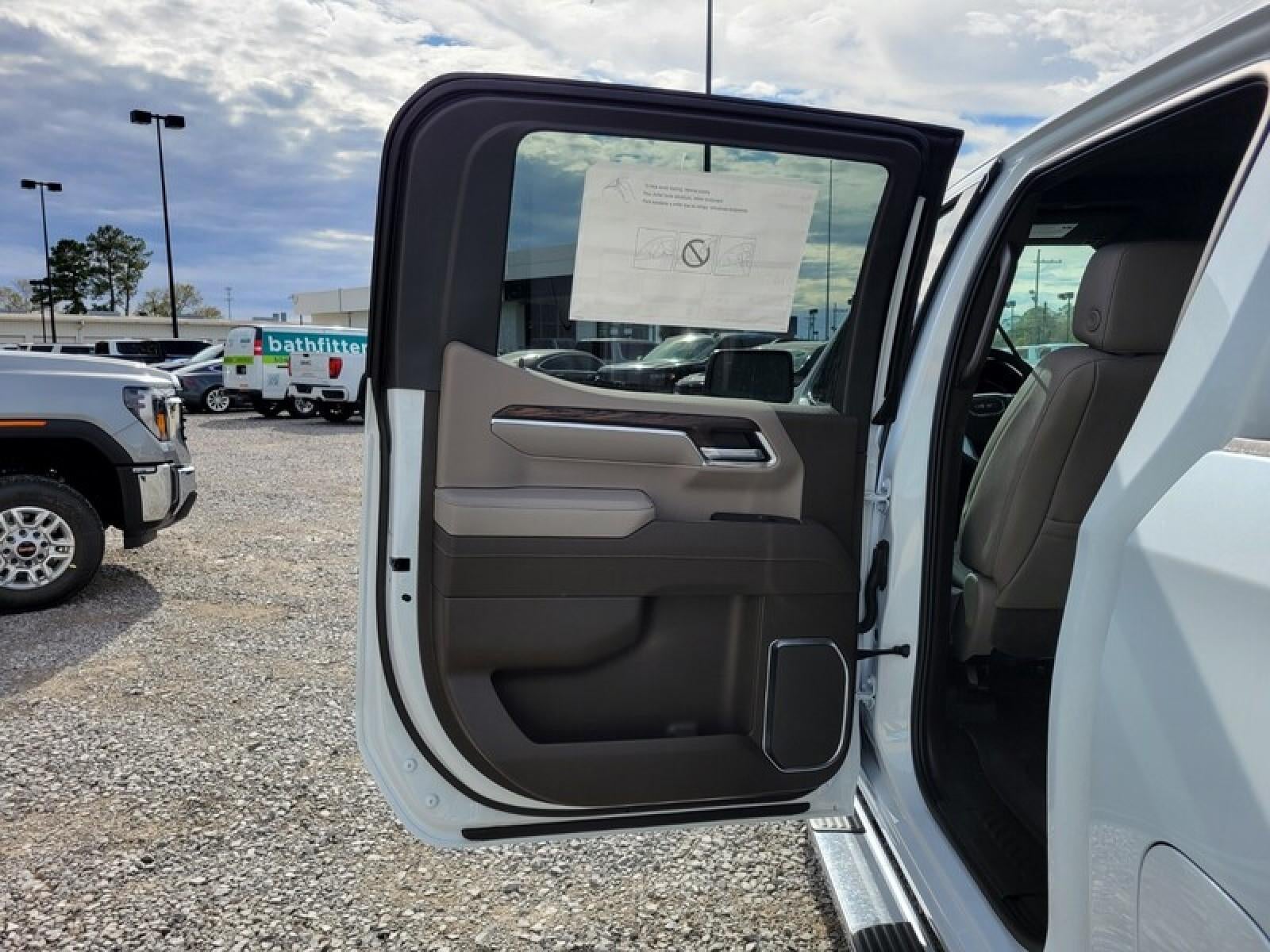 2026 GMC Sierra 1500 Crew Cab Short Box 2-Wheel Drive SLT