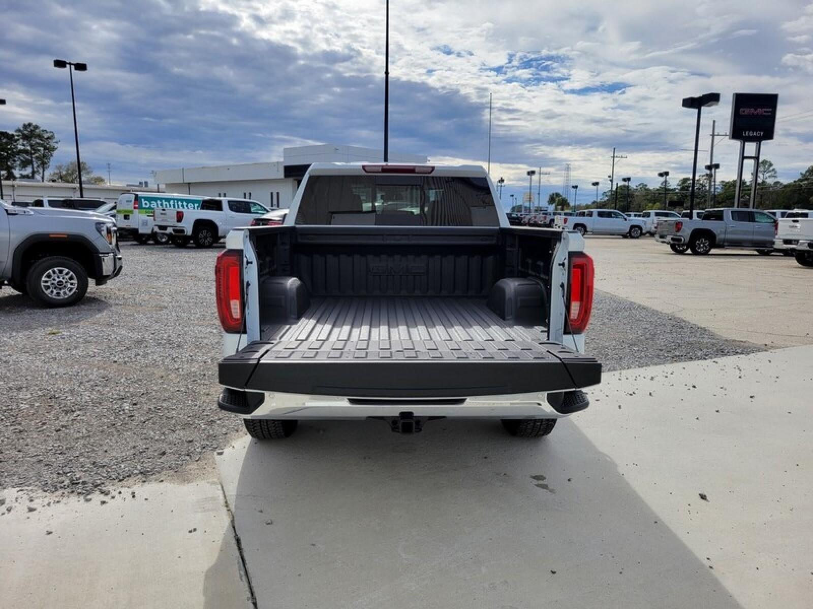 2026 GMC Sierra 1500 Crew Cab Short Box 2-Wheel Drive SLT