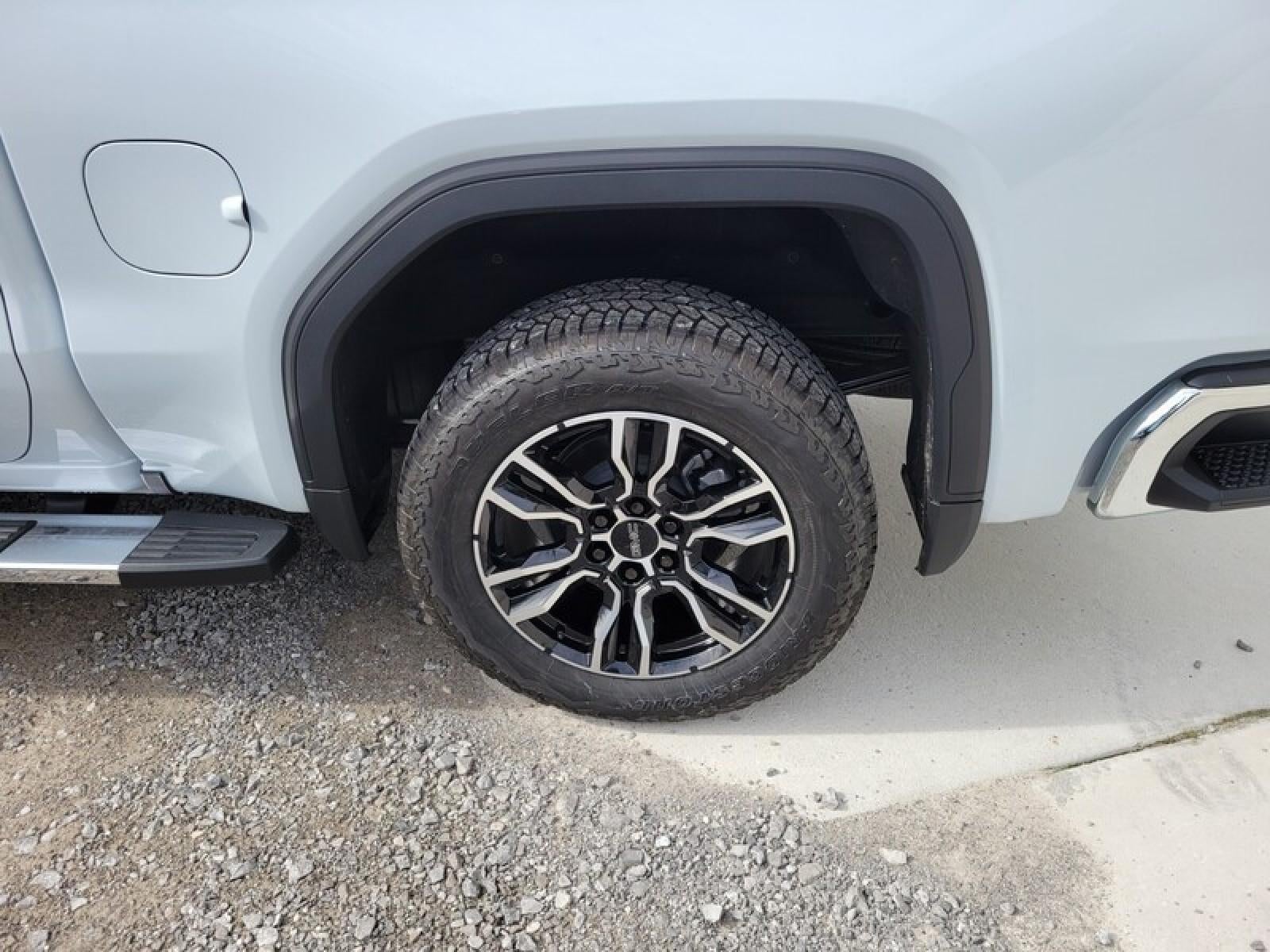 2026 GMC Sierra 1500 Crew Cab Short Box 2-Wheel Drive SLT