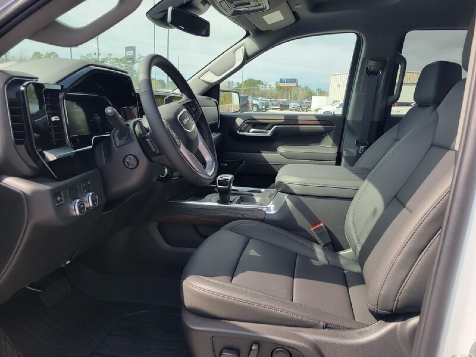 2026 GMC Sierra 1500 Crew Cab Short Box 2-Wheel Drive SLT