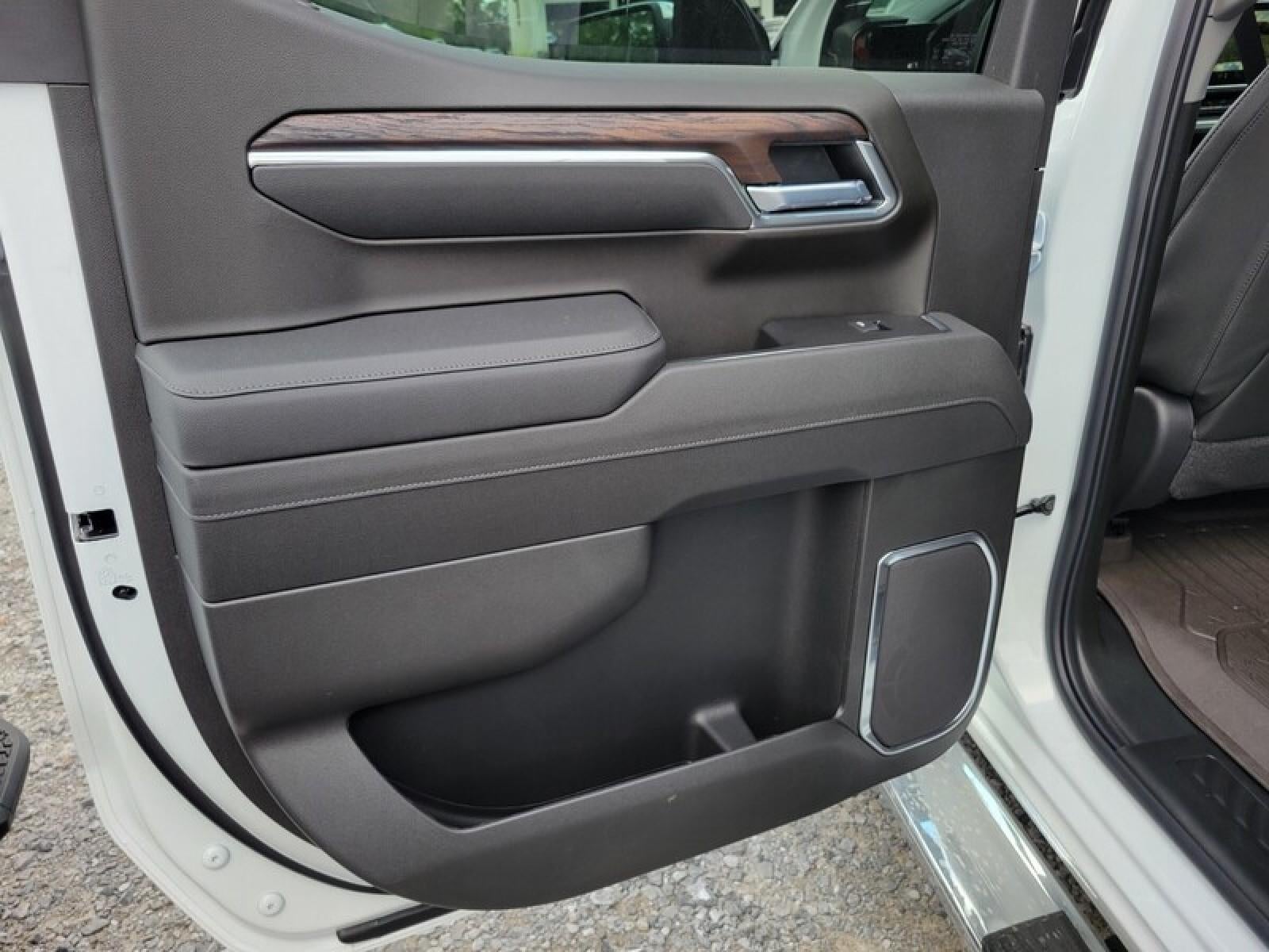 2026 GMC Sierra 1500 Crew Cab Short Box 2-Wheel Drive SLT