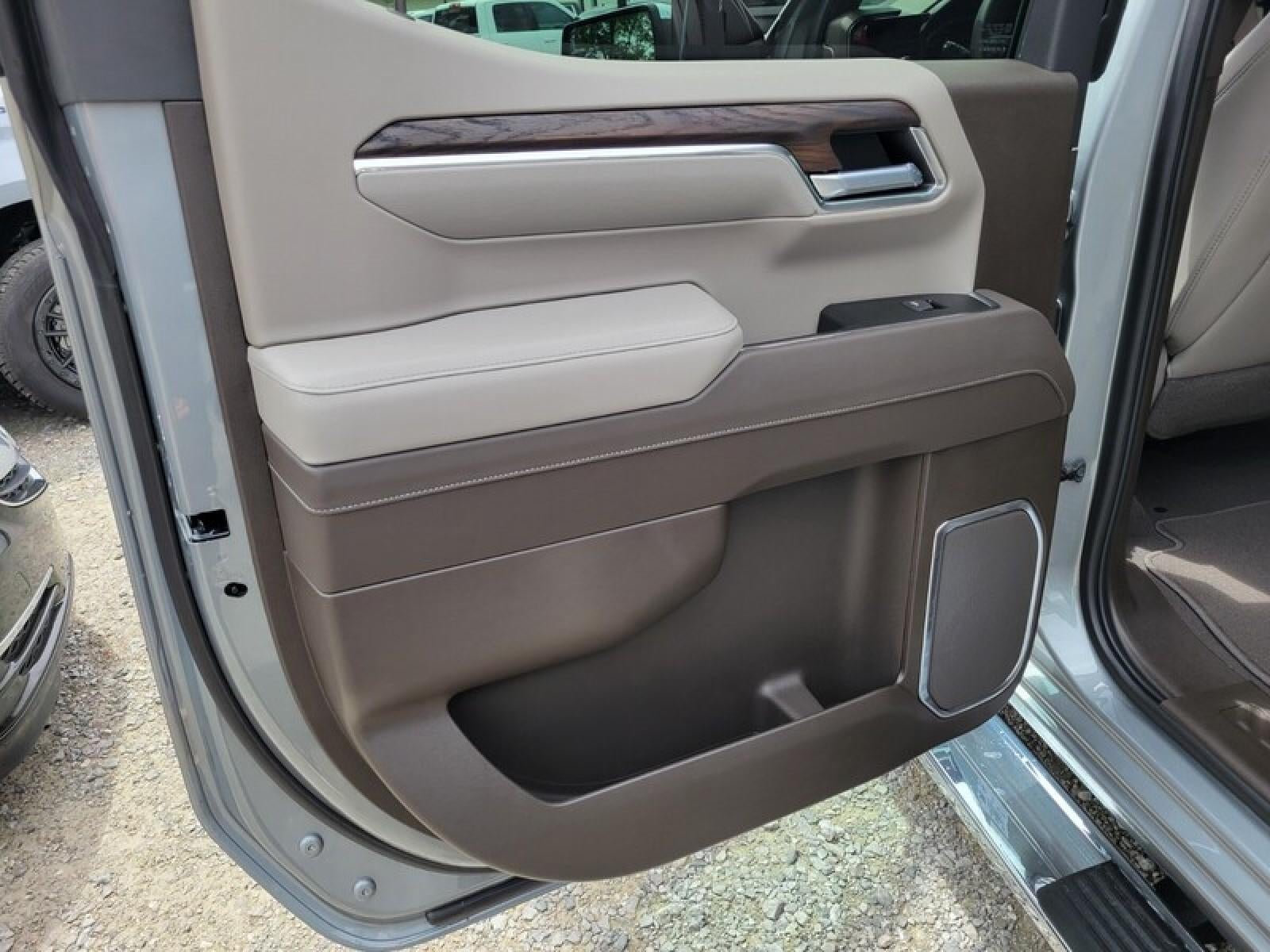 2026 GMC Sierra 1500 Crew Cab Short Box 2-Wheel Drive SLT