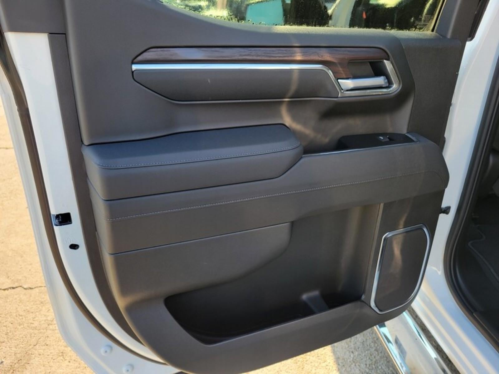 2026 GMC Sierra 1500 Crew Cab Short Box 2-Wheel Drive SLT