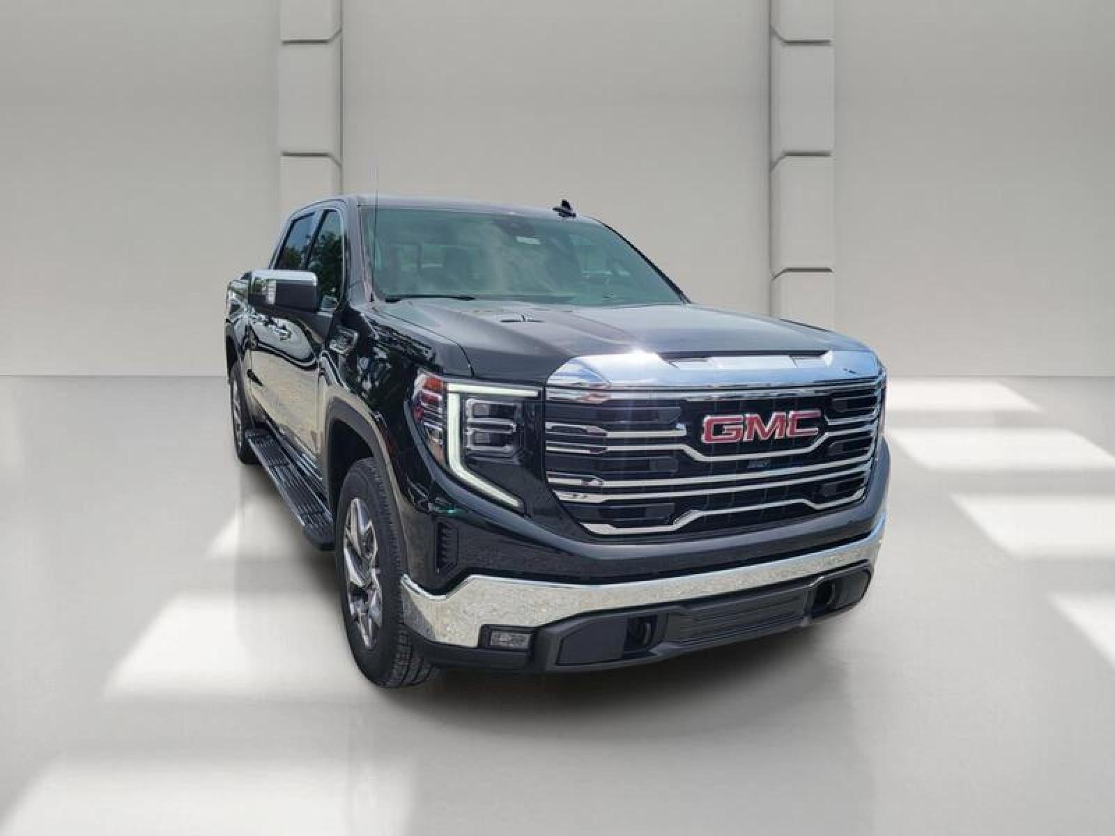 2026 GMC Sierra 1500 Crew Cab Short Box 2-Wheel Drive SLT