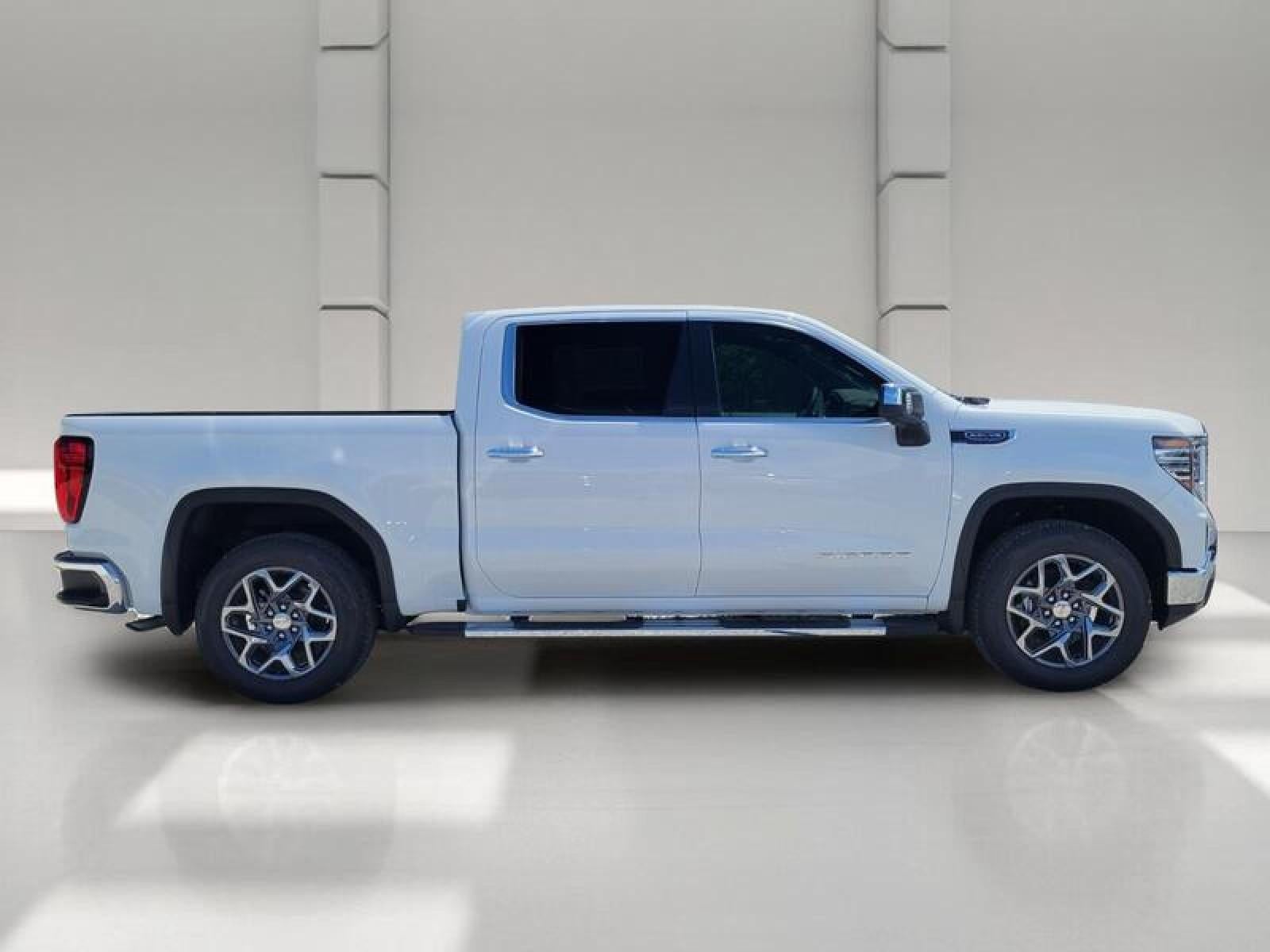 2026 GMC Sierra 1500 Crew Cab Short Box 2-Wheel Drive SLT