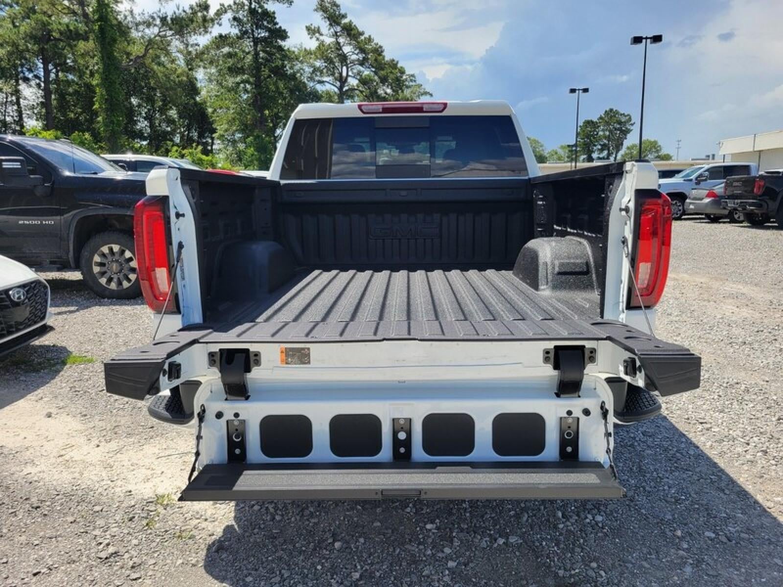 2026 GMC Sierra 1500 Crew Cab Short Box 2-Wheel Drive SLT