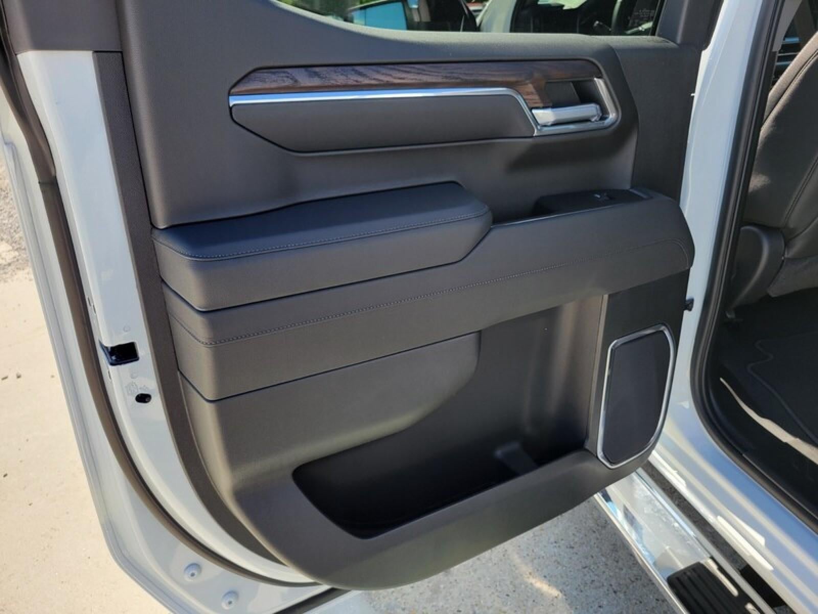 2026 GMC Sierra 1500 Crew Cab Short Box 2-Wheel Drive SLT