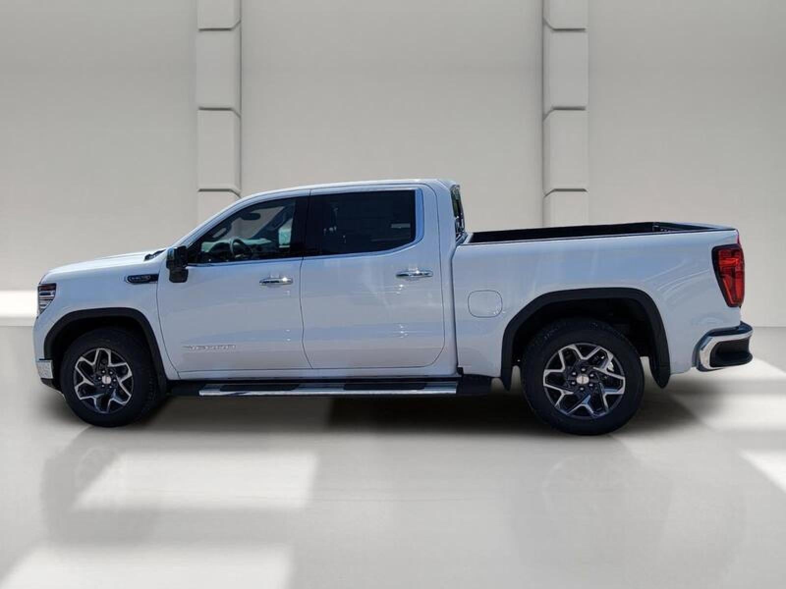 2026 GMC Sierra 1500 Crew Cab Short Box 2-Wheel Drive SLT