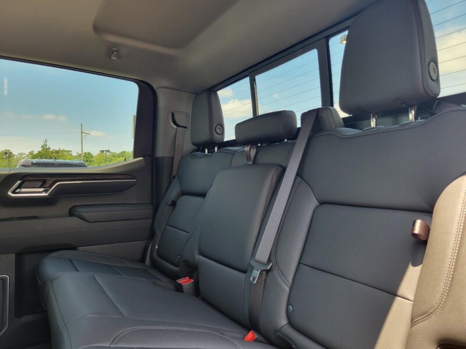 2026 GMC Sierra 1500 Crew Cab Short Box 2-Wheel Drive SLT