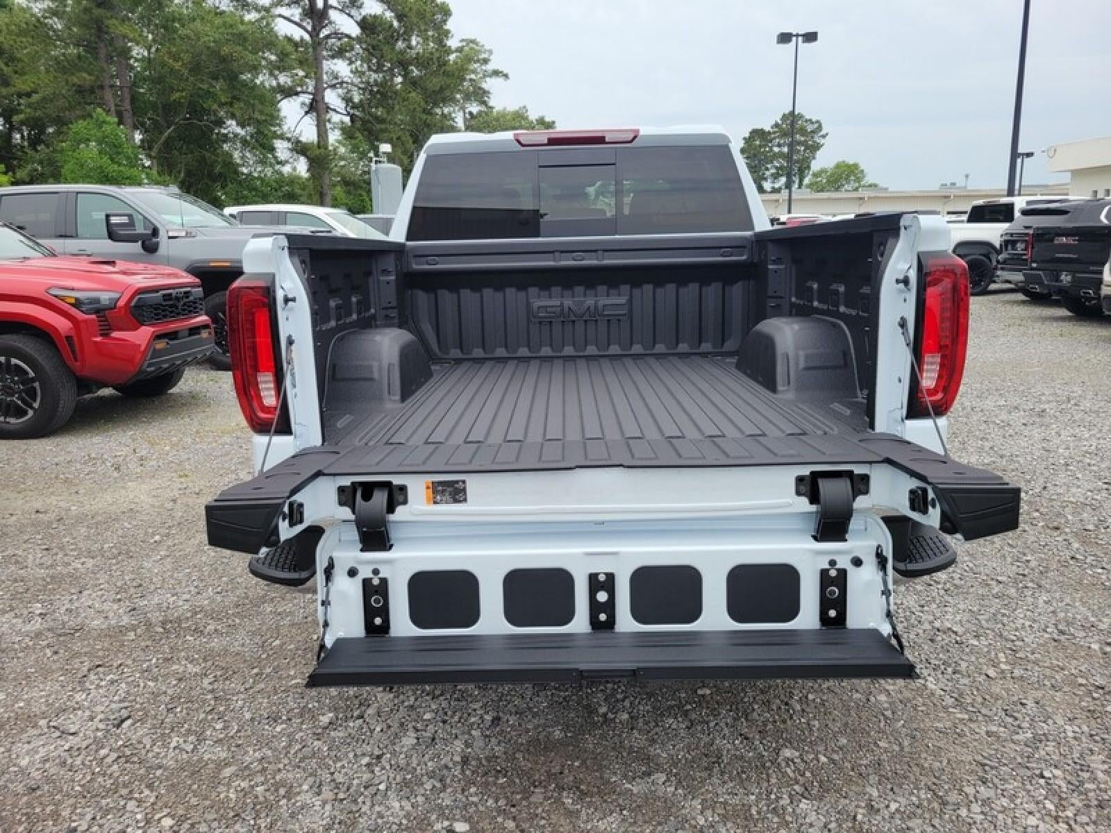 2026 GMC Sierra 1500 Crew Cab Short Box 2-Wheel Drive SLT