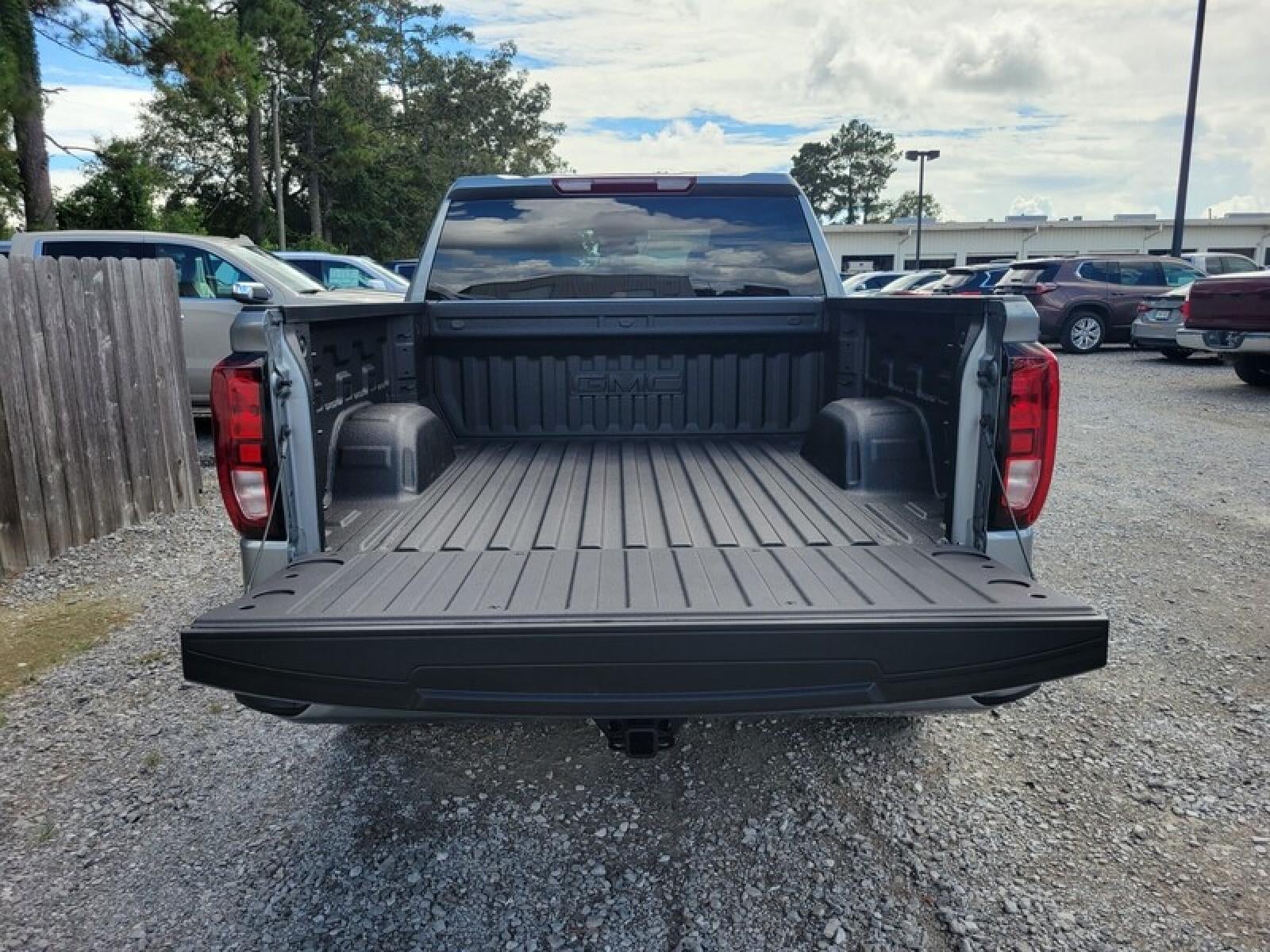 2026 GMC Sierra 1500 Crew Cab Short Box 4-Wheel Drive Elevation 3SB