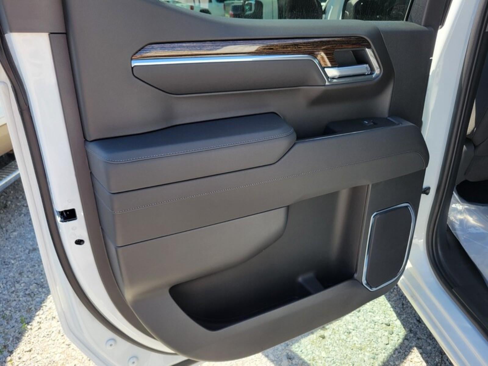 2026 GMC Sierra 1500 Crew Cab Short Box 4-Wheel Drive Elevation 3VL