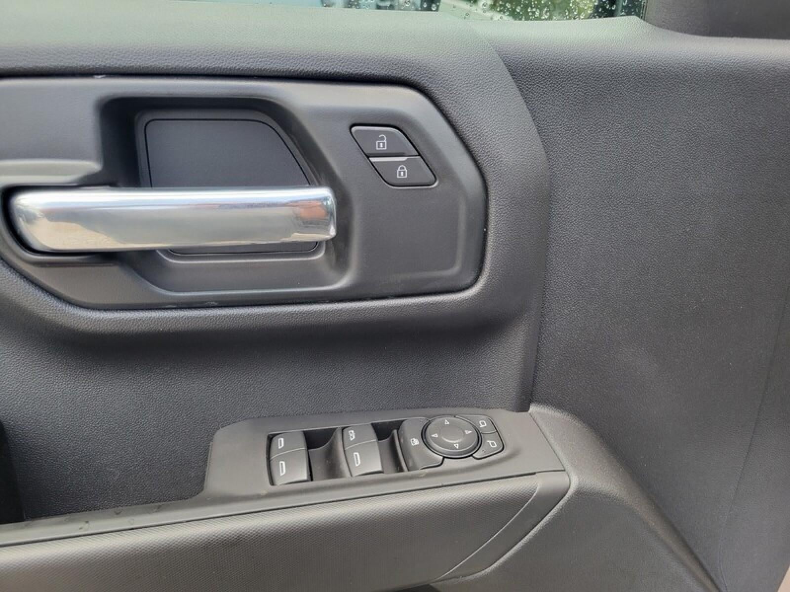 2026 GMC Sierra 1500 Crew Cab Short Box 4-Wheel Drive Pro