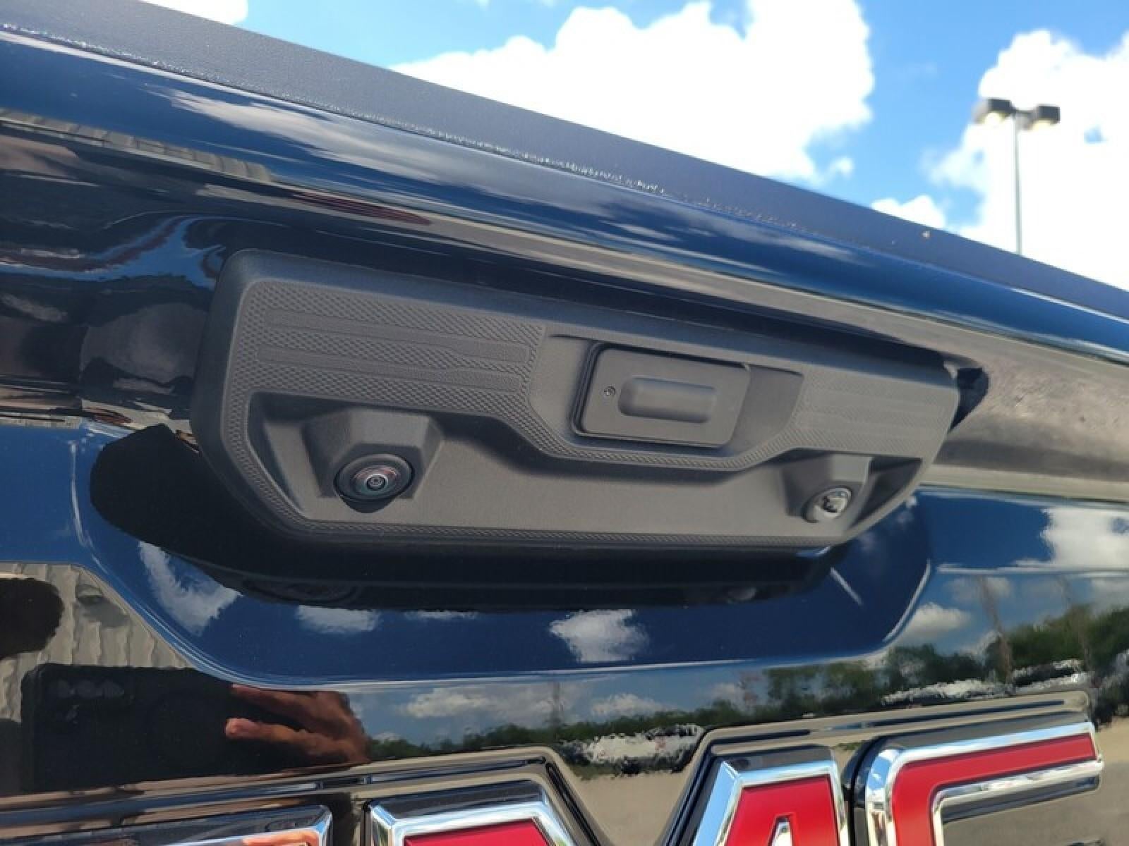 2026 GMC Sierra 1500 Crew Cab Short Box 4-Wheel Drive Pro
