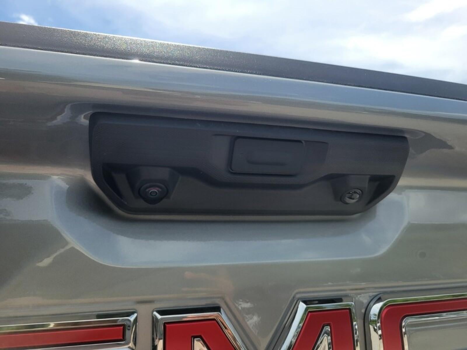 2026 GMC Sierra 1500 Crew Cab Short Box 4-Wheel Drive Pro