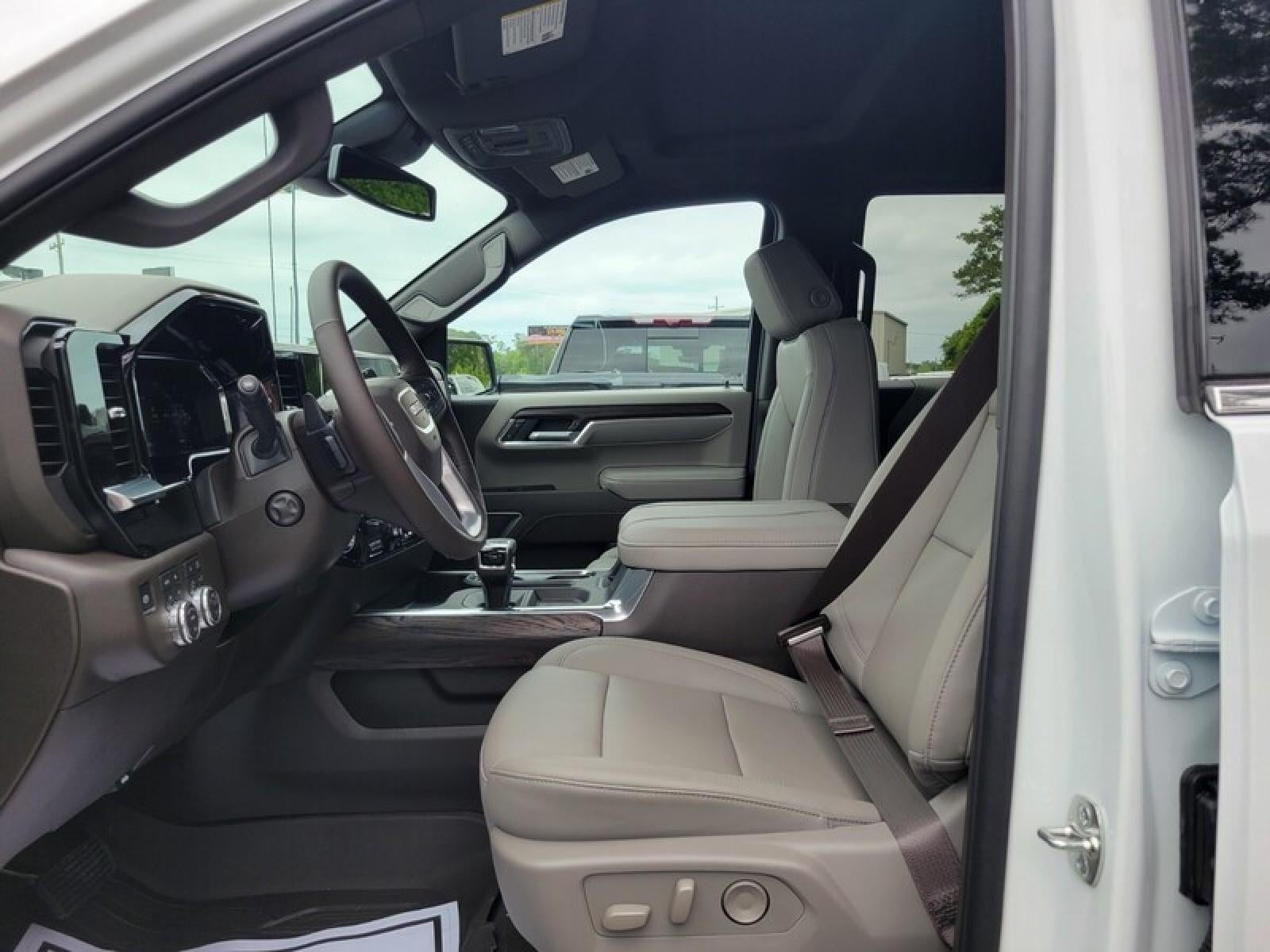2026 GMC Sierra 1500 Crew Cab Short Box 4-Wheel Drive SLT