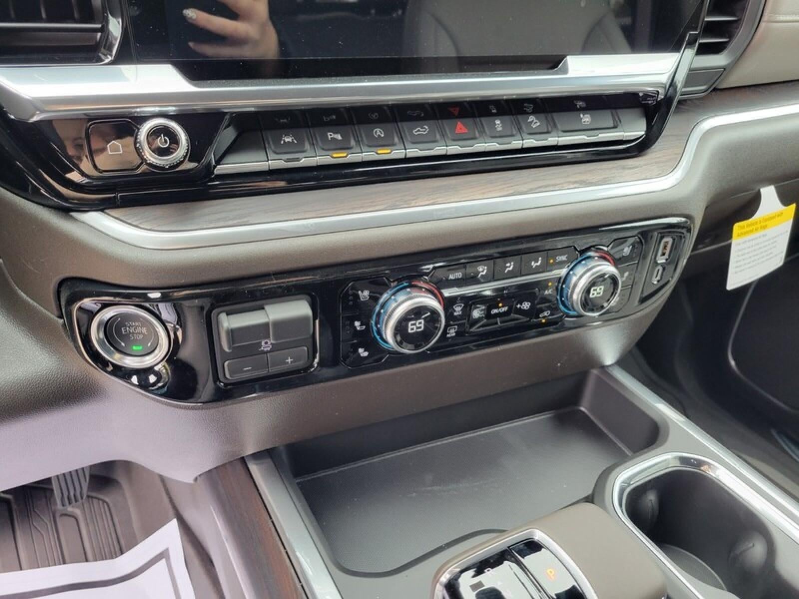 2026 GMC Sierra 1500 Crew Cab Short Box 4-Wheel Drive SLT