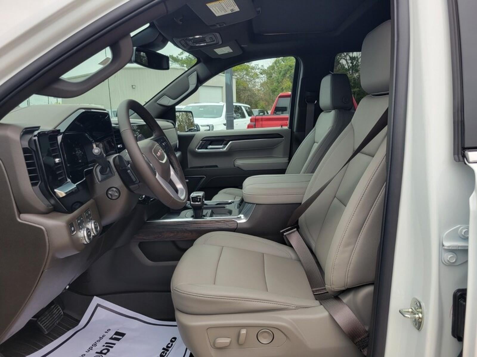 2026 GMC Sierra 1500 Crew Cab Short Box 4-Wheel Drive SLT