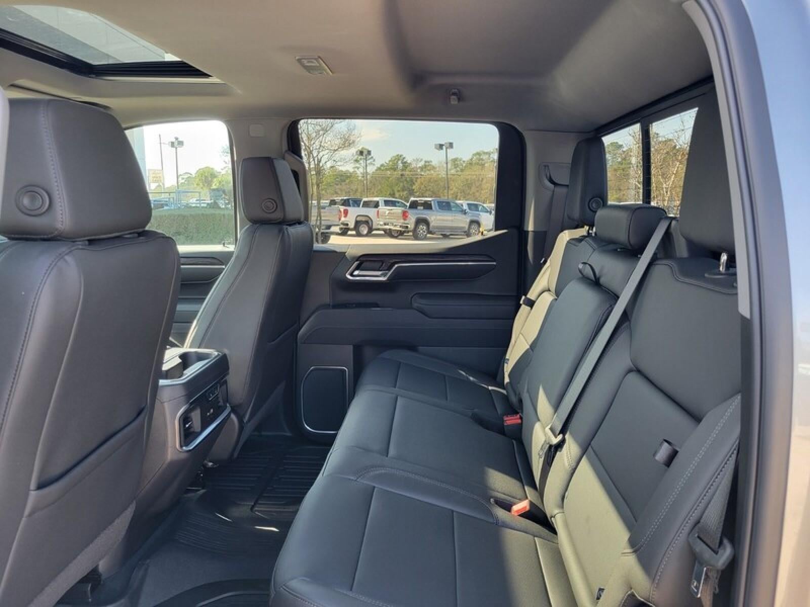 2026 GMC Sierra 1500 Crew Cab Short Box 4-Wheel Drive SLT