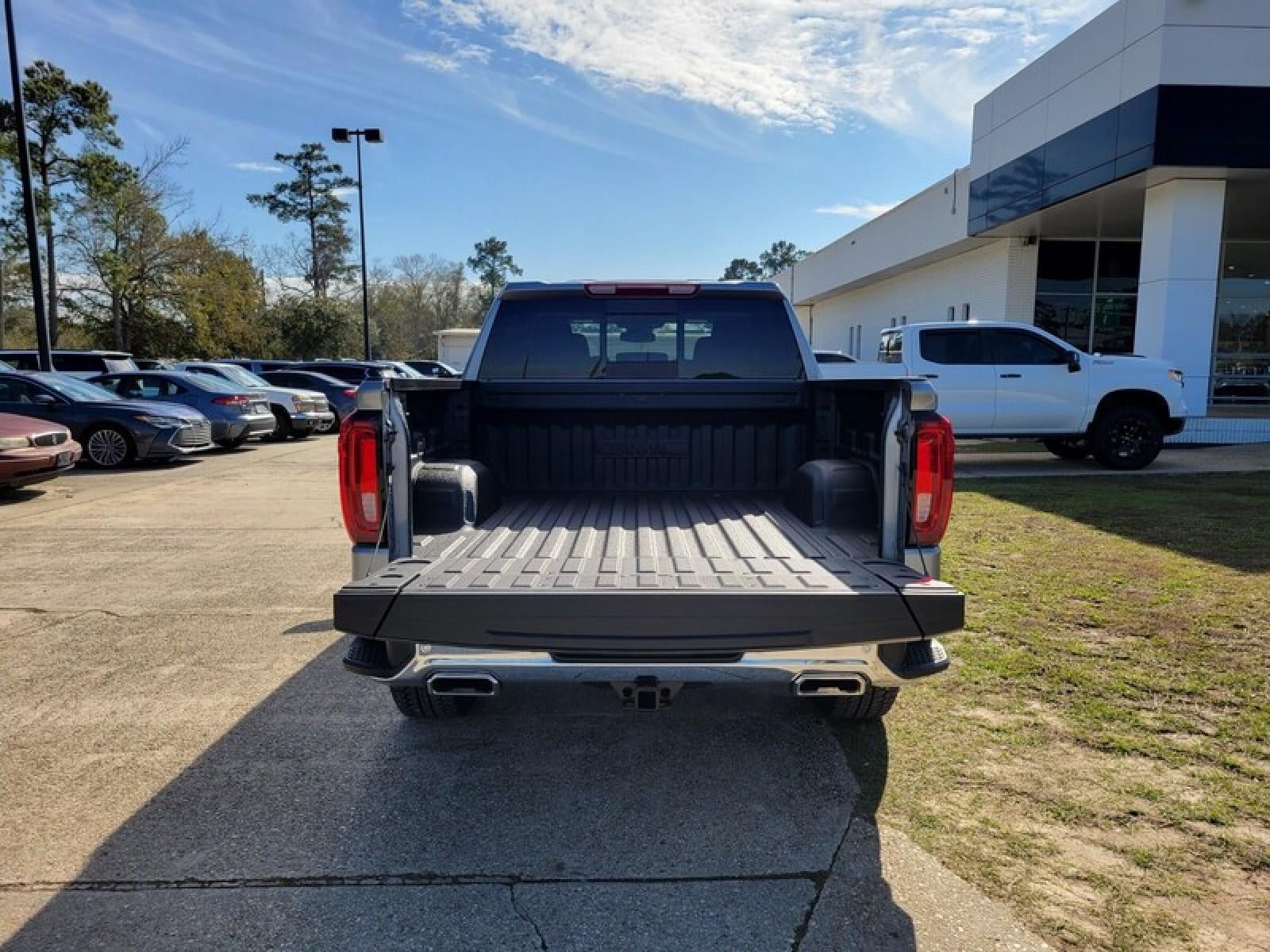 2026 GMC Sierra 1500 Crew Cab Short Box 4-Wheel Drive SLT