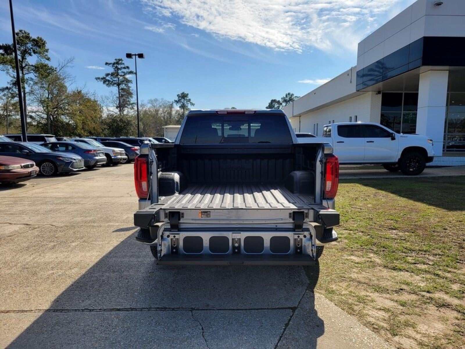 2026 GMC Sierra 1500 Crew Cab Short Box 4-Wheel Drive SLT