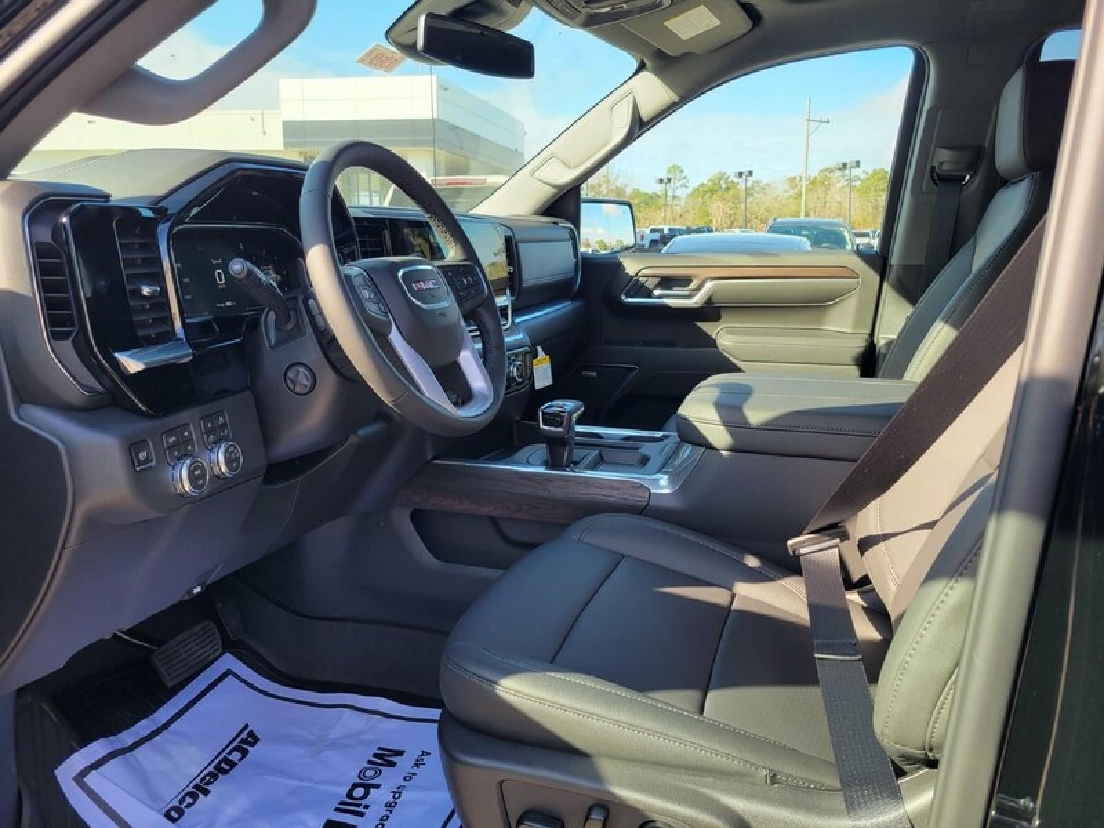 2026 GMC Sierra 1500 Crew Cab Short Box 4-Wheel Drive SLT