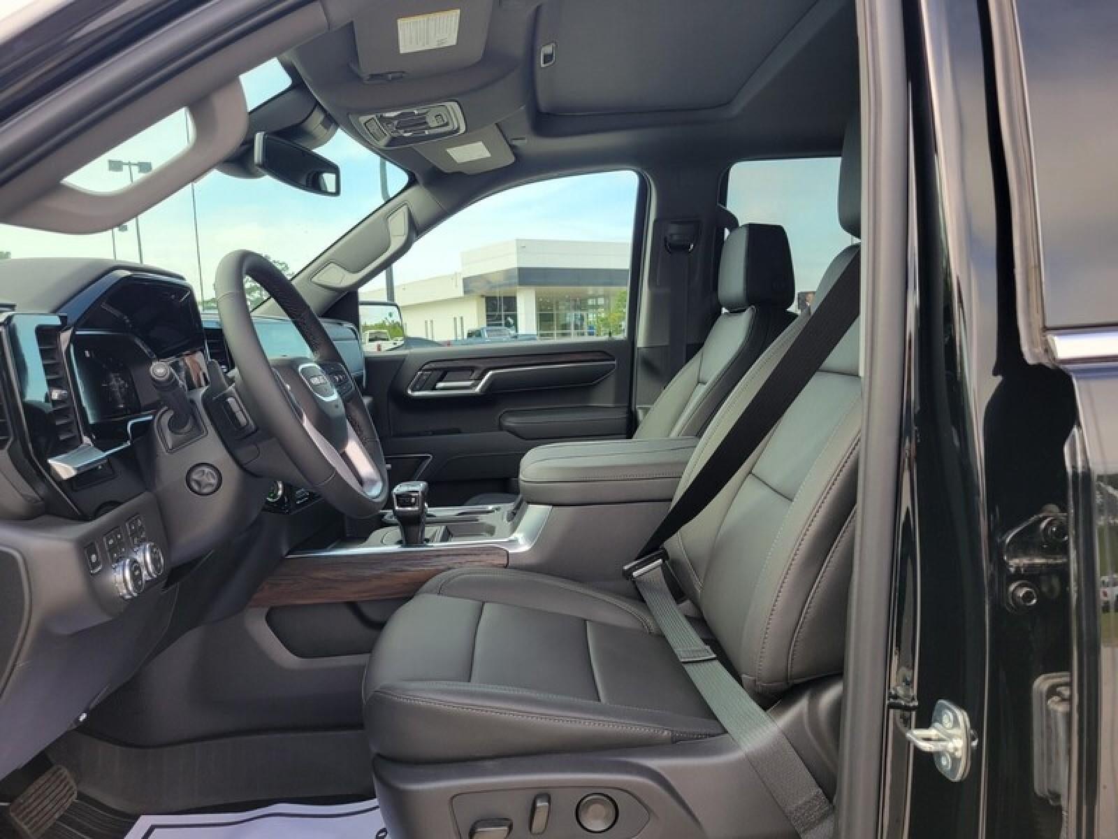 2026 GMC Sierra 1500 Crew Cab Short Box 4-Wheel Drive SLT