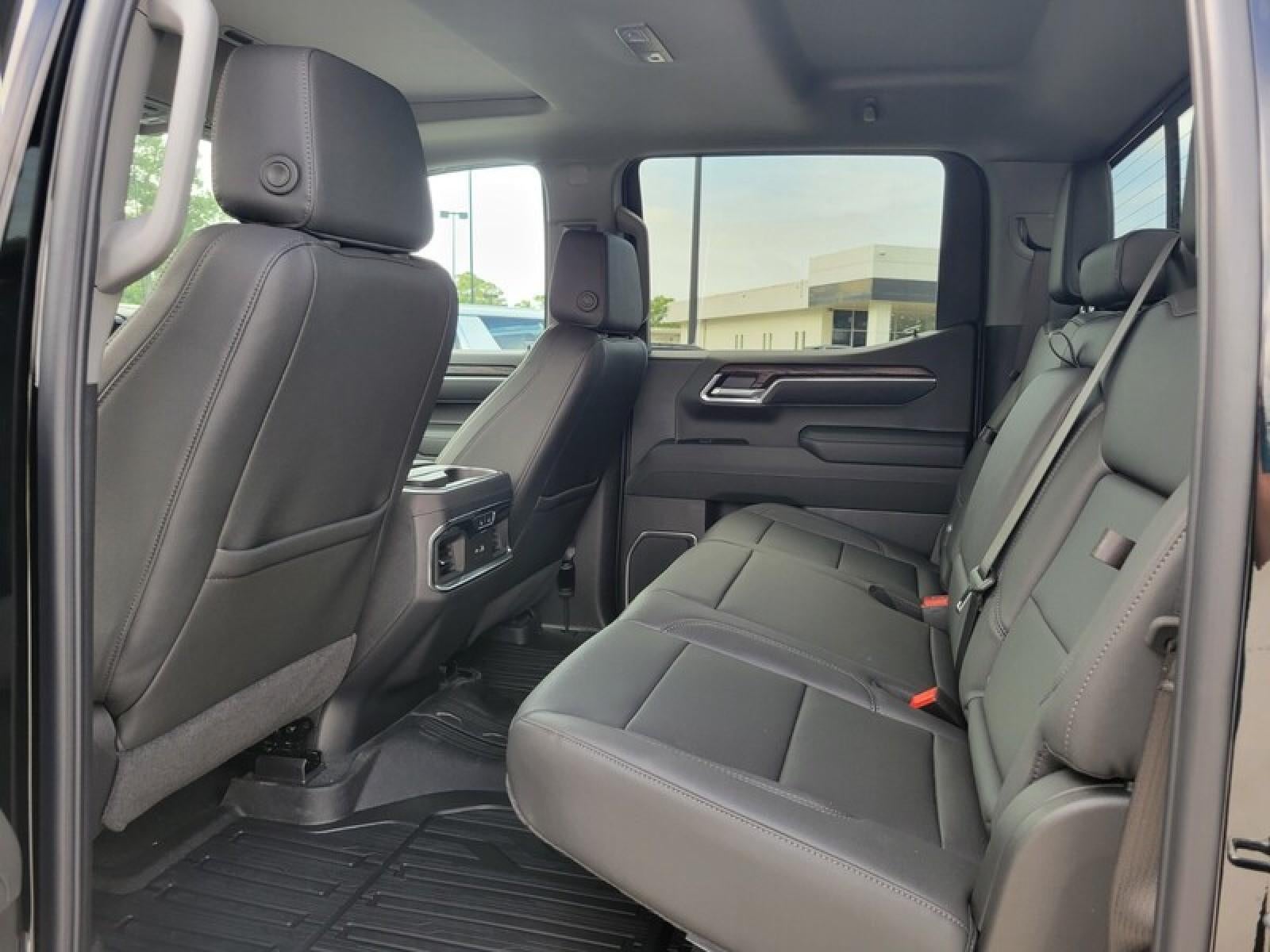 2026 GMC Sierra 1500 Crew Cab Short Box 4-Wheel Drive SLT