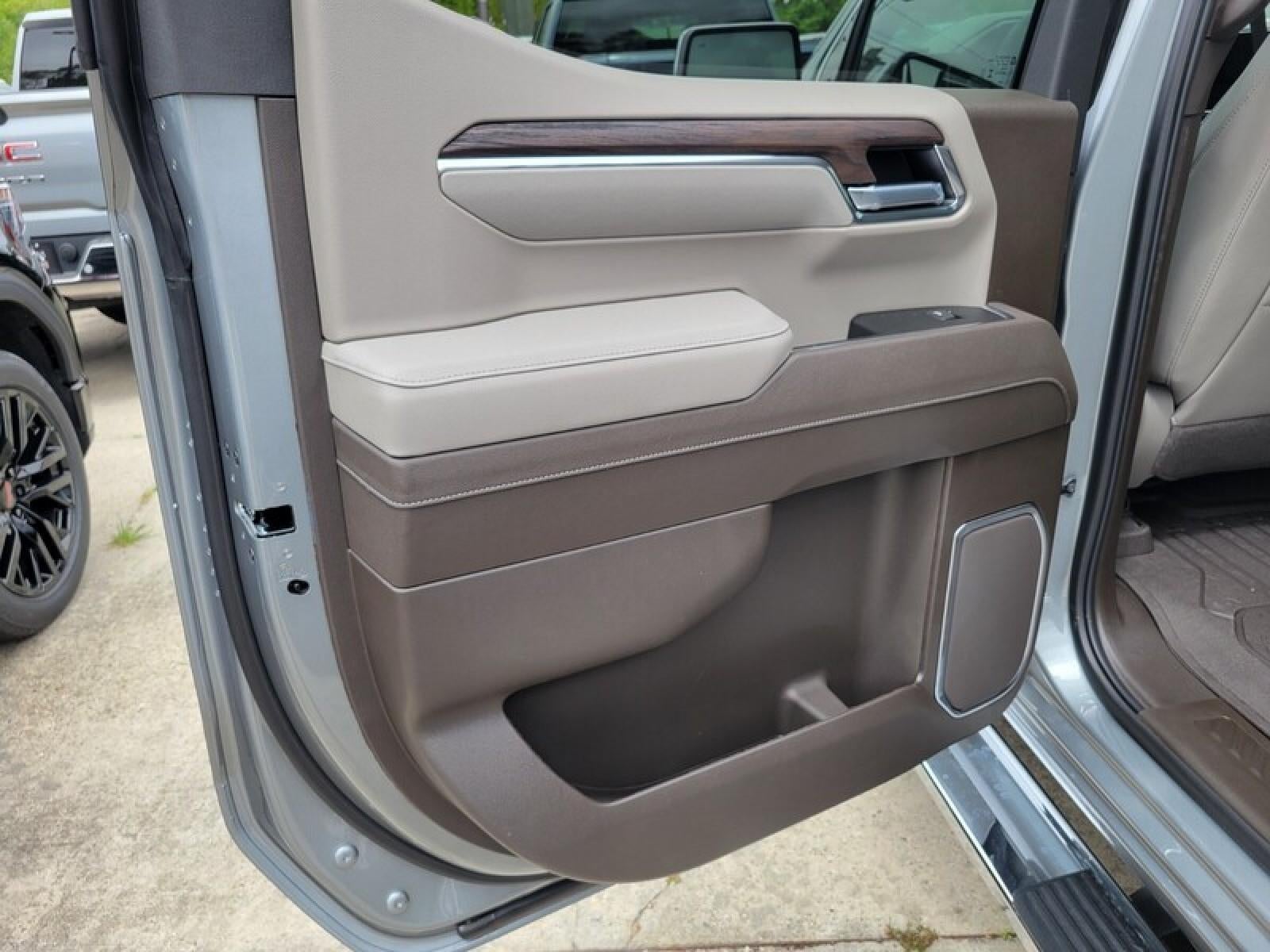2026 GMC Sierra 1500 Crew Cab Short Box 4-Wheel Drive SLT