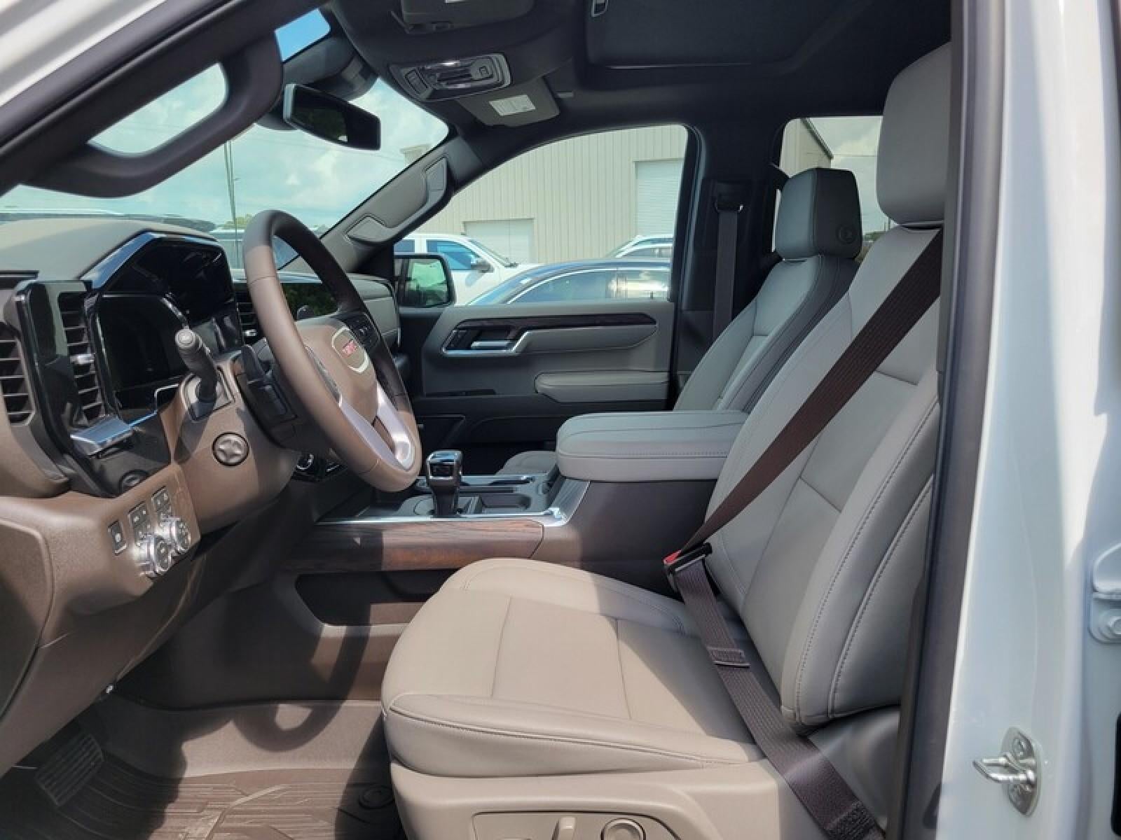 2026 GMC Sierra 1500 Crew Cab Short Box 4-Wheel Drive SLT