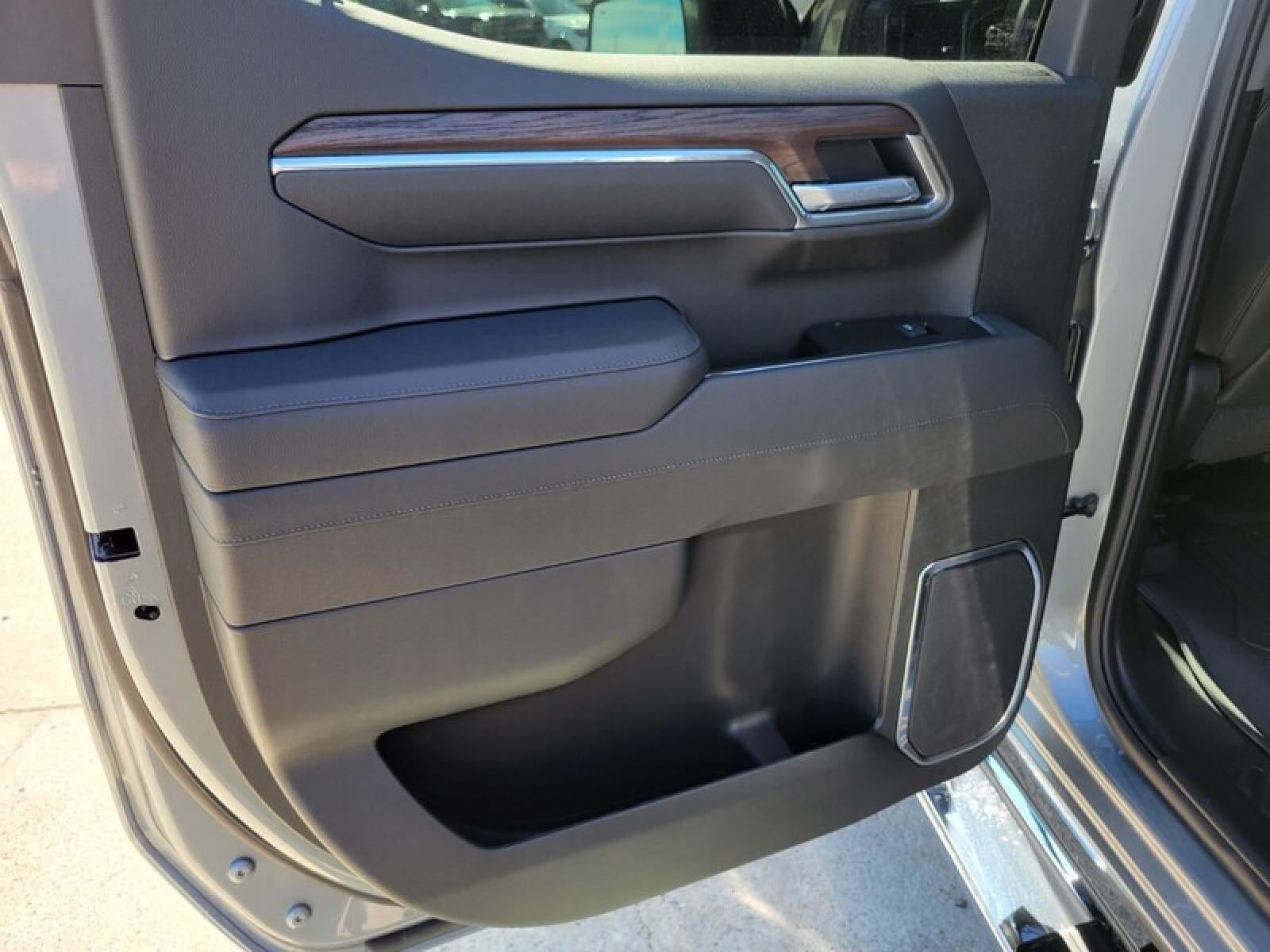 2026 GMC Sierra 1500 Crew Cab Short Box 4-Wheel Drive SLT