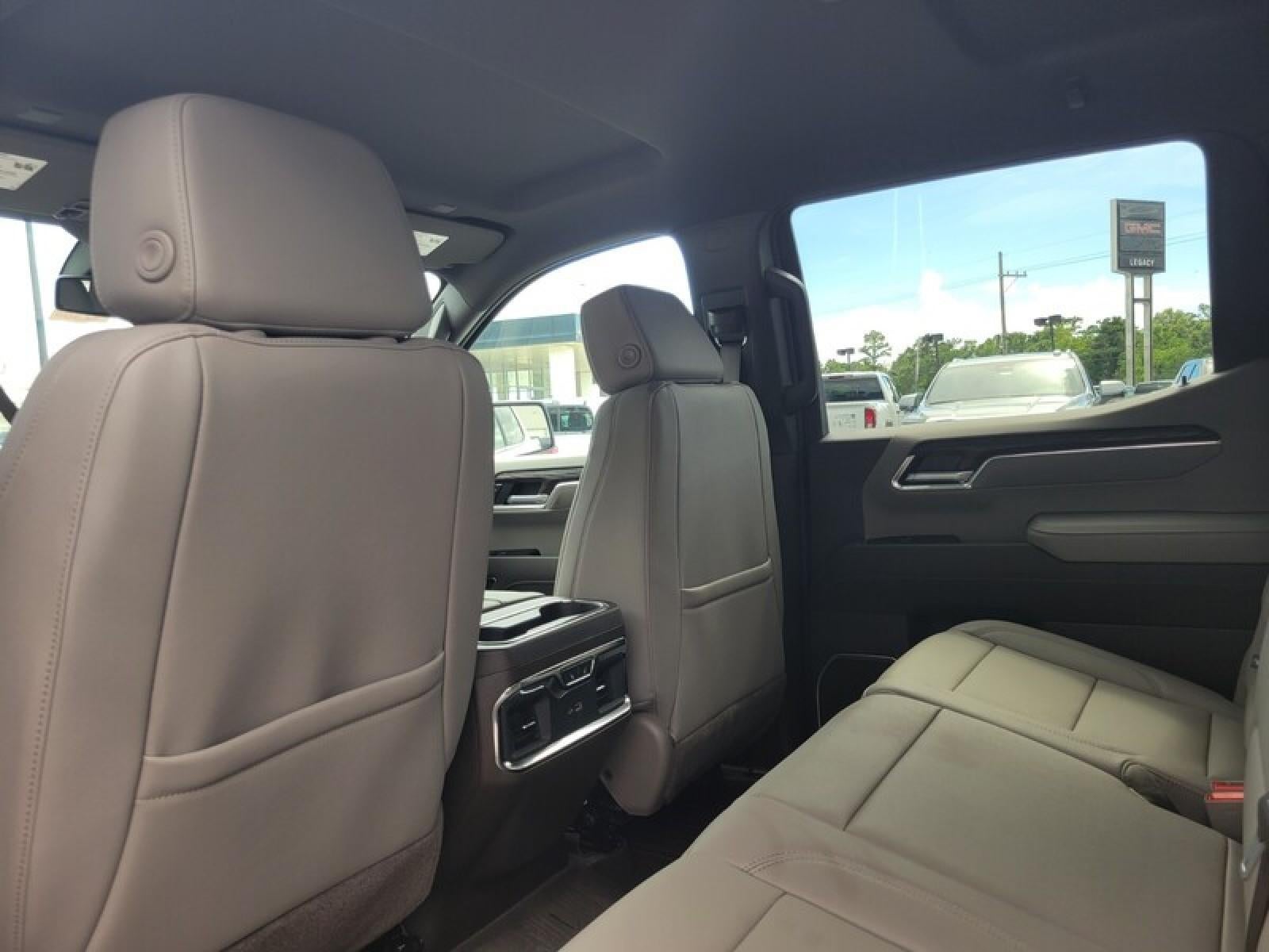 2026 GMC Sierra 1500 Crew Cab Short Box 4-Wheel Drive SLT