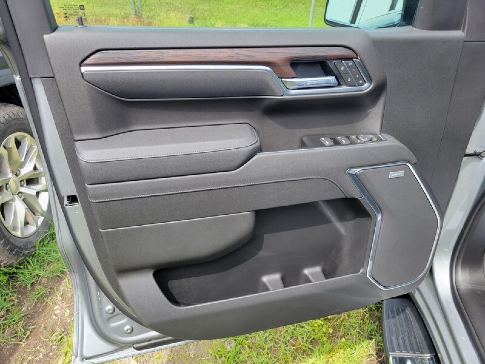 2026 GMC Sierra 1500 Crew Cab Short Box 4-Wheel Drive SLT
