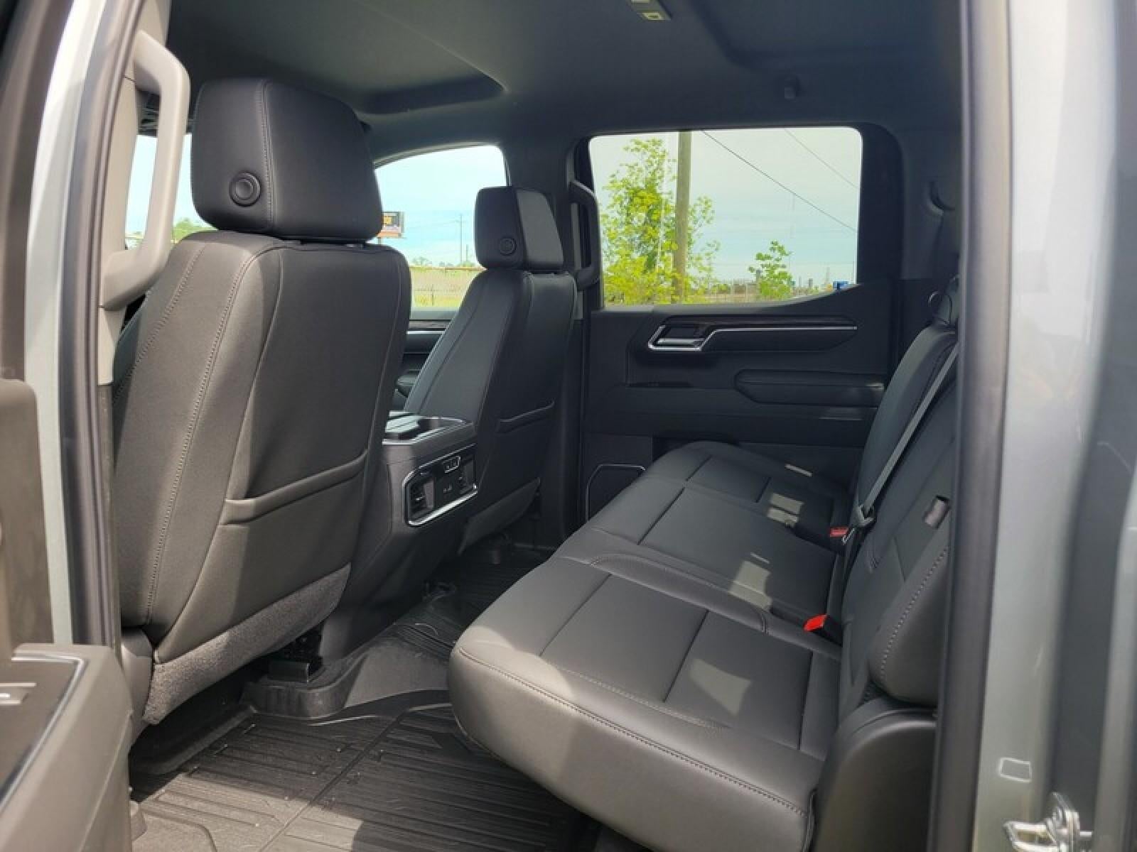 2026 GMC Sierra 1500 Crew Cab Short Box 4-Wheel Drive SLT
