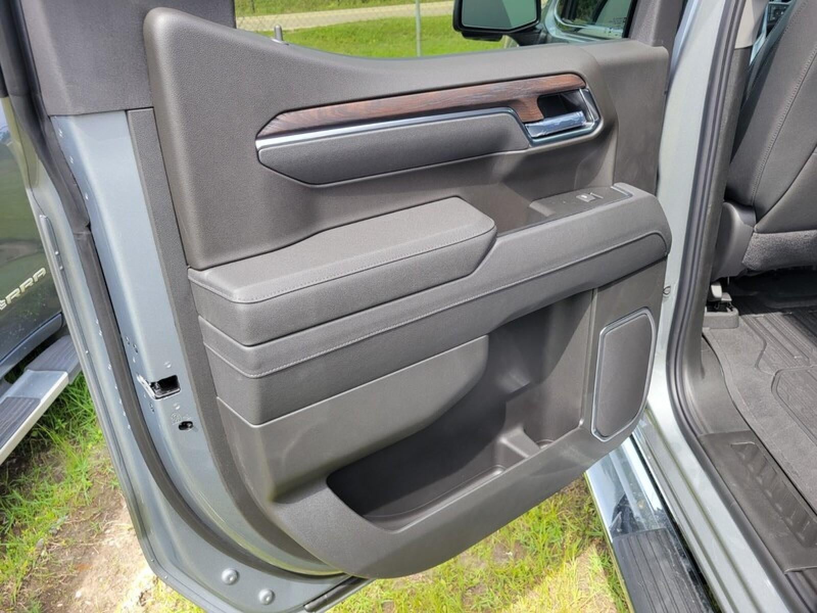 2026 GMC Sierra 1500 Crew Cab Short Box 4-Wheel Drive SLT