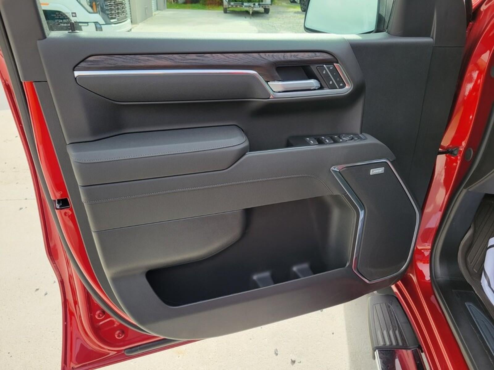 2026 GMC Sierra 1500 Crew Cab Short Box 4-Wheel Drive SLT