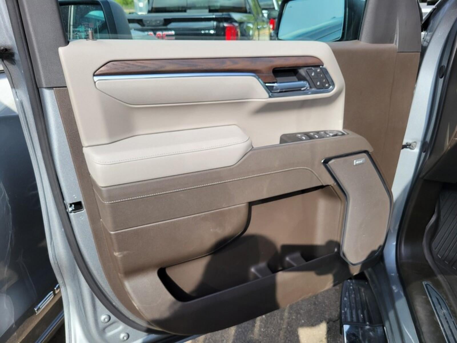 2026 GMC Sierra 1500 Crew Cab Short Box 4-Wheel Drive SLT