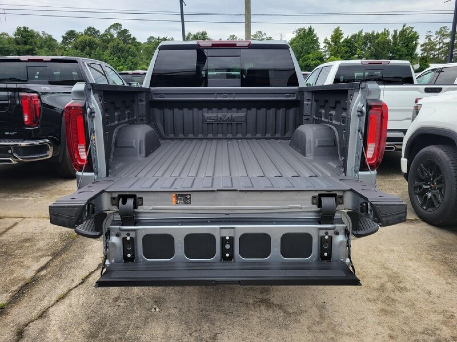 2026 GMC Sierra 1500 Crew Cab Short Box 4-Wheel Drive SLT