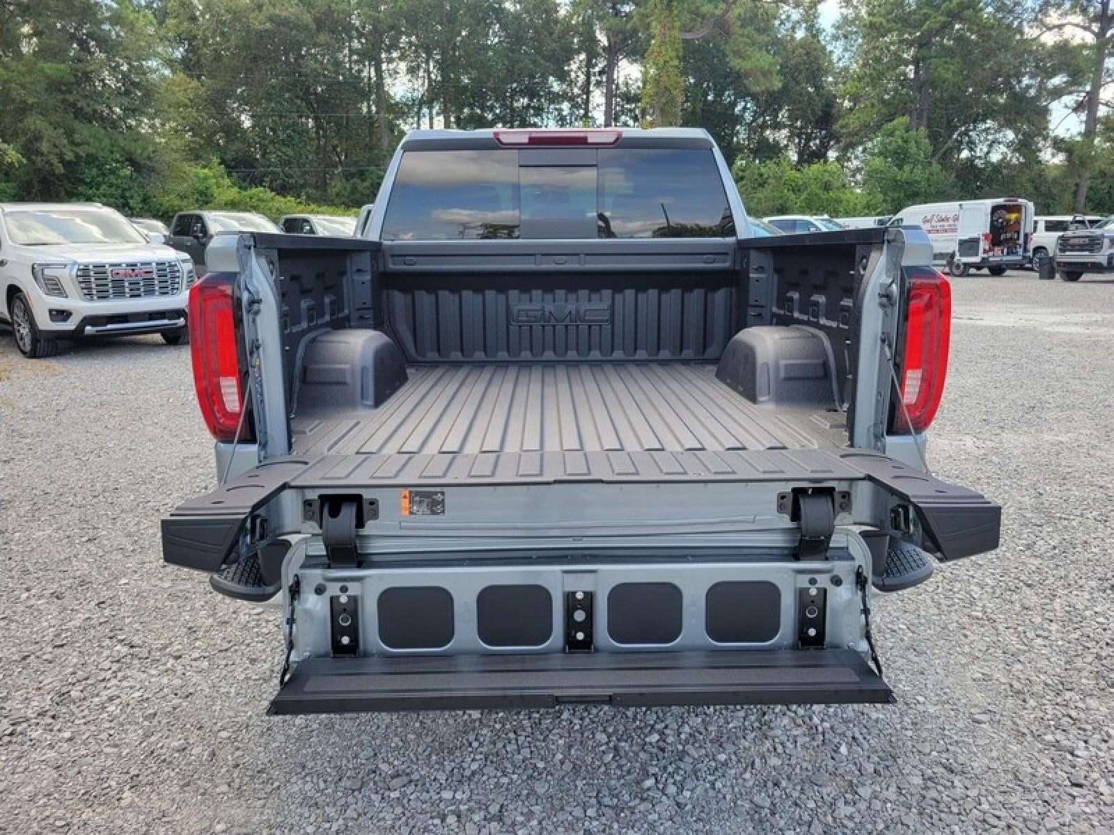 2026 GMC Sierra 1500 Crew Cab Short Box 4-Wheel Drive SLT