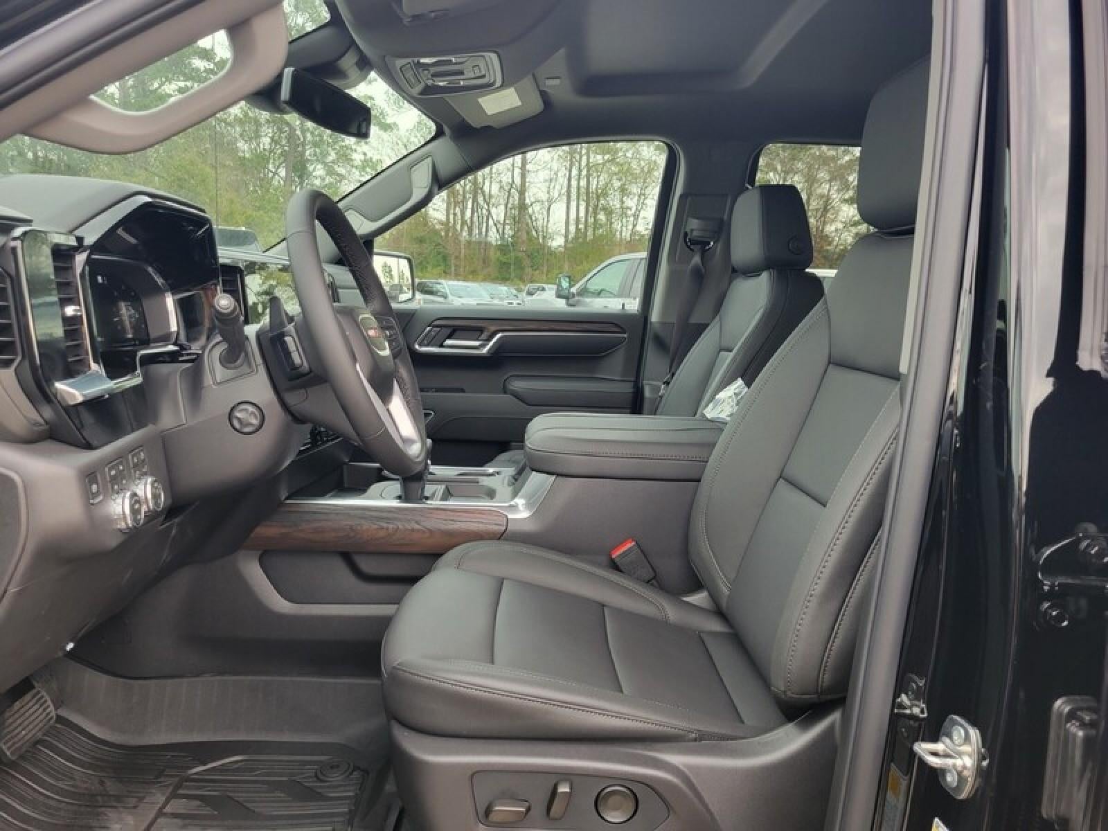 2026 GMC Sierra 1500 Crew Cab Short Box 4-Wheel Drive SLT