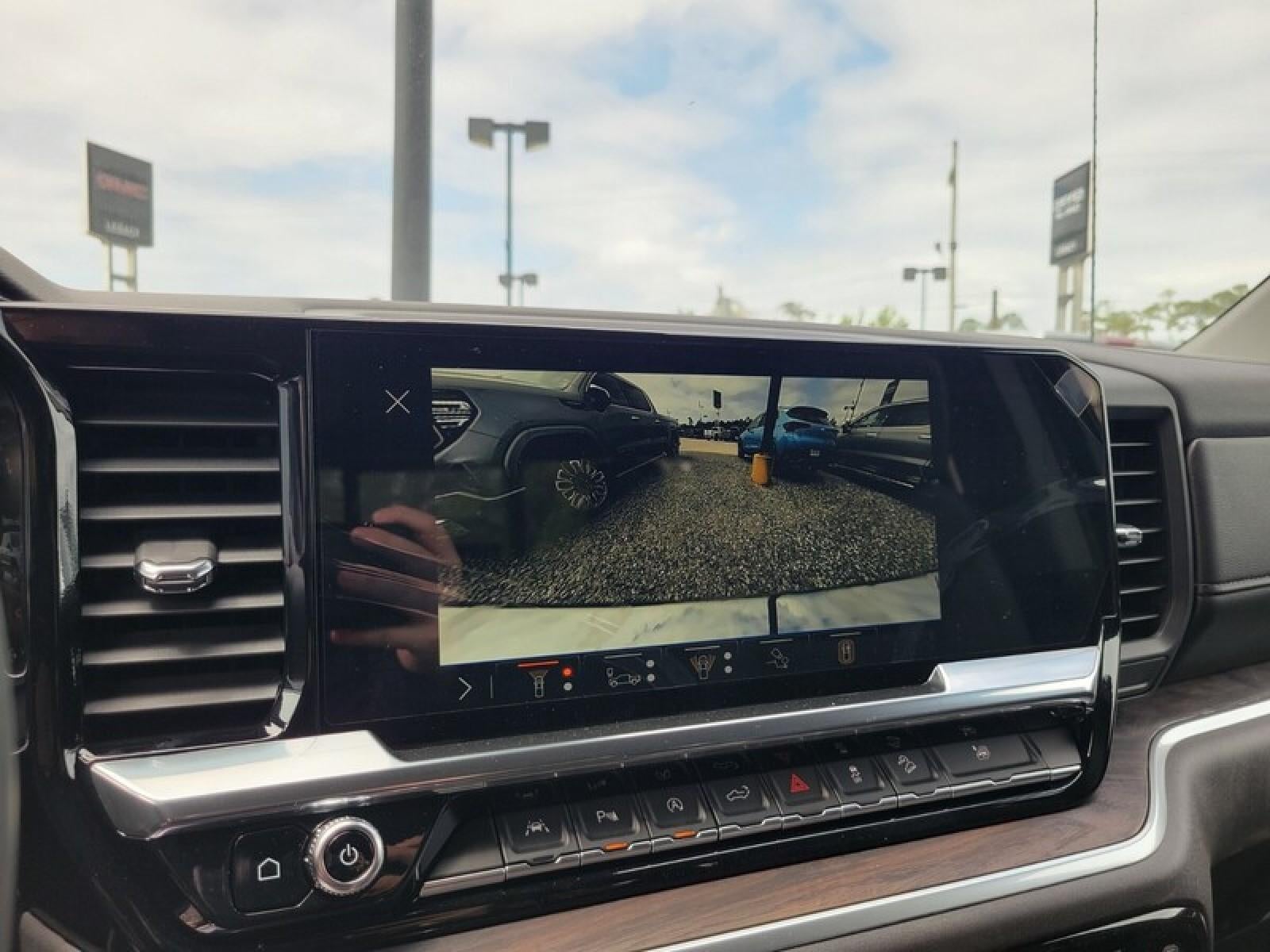 2026 GMC Sierra 1500 Crew Cab Short Box 4-Wheel Drive SLT
