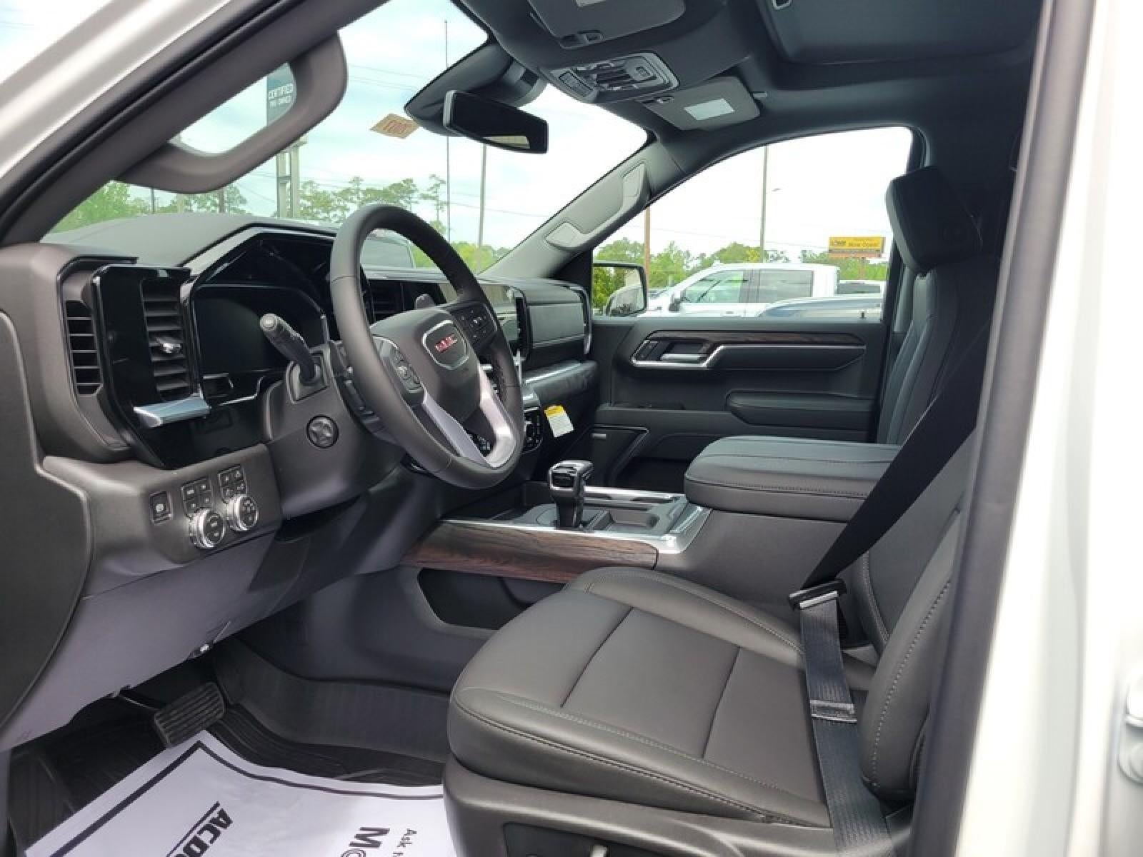 2026 GMC Sierra 1500 Crew Cab Short Box 4-Wheel Drive SLT