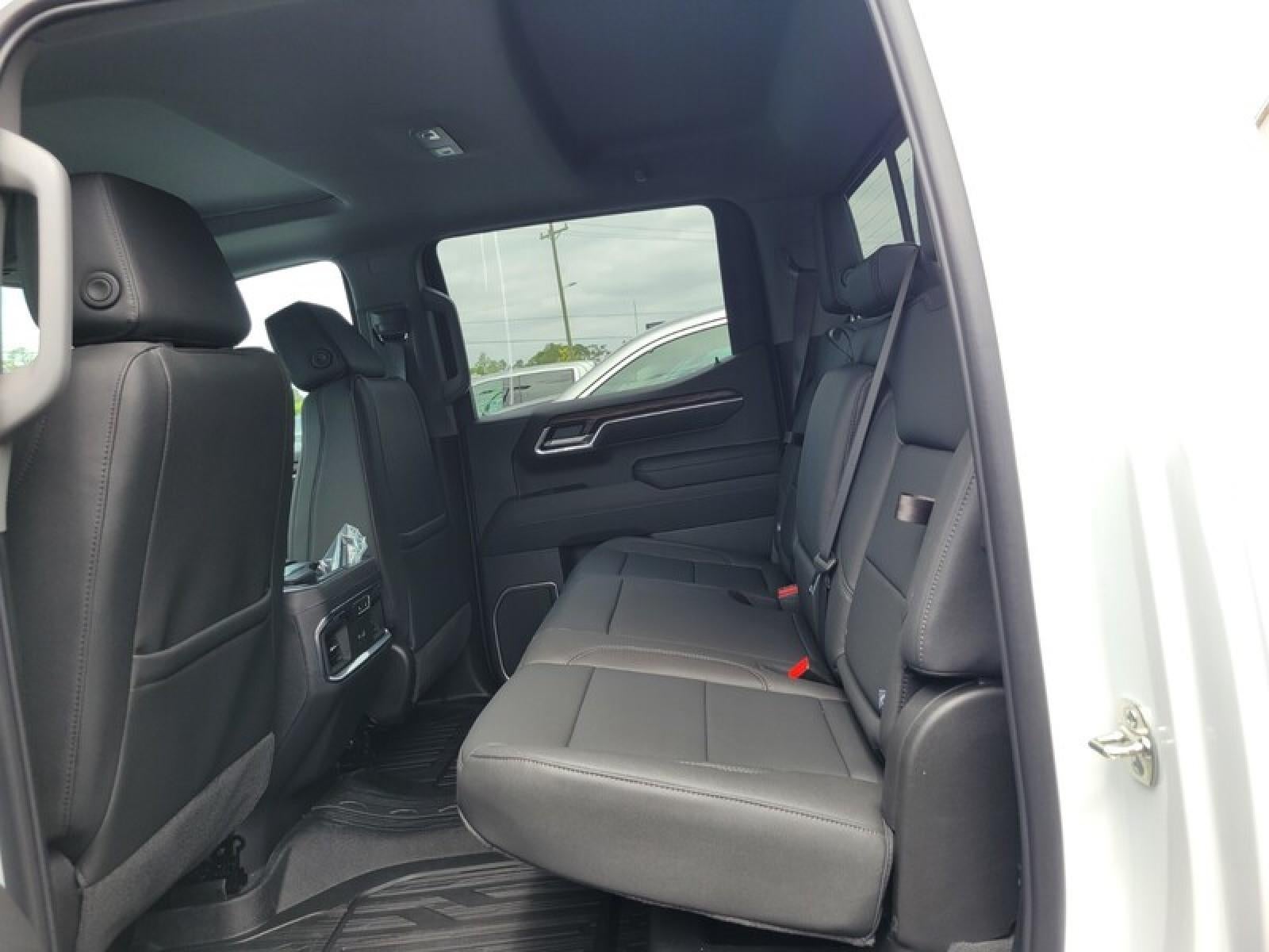 2026 GMC Sierra 1500 Crew Cab Short Box 4-Wheel Drive SLT