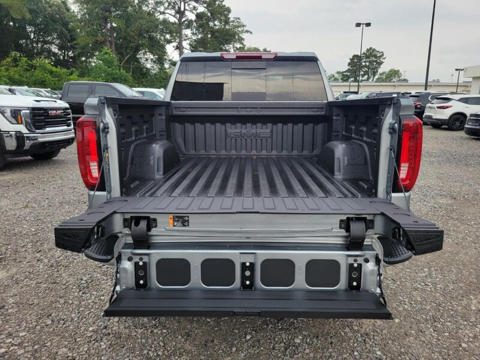 2026 GMC Sierra 1500 Crew Cab Short Box 4-Wheel Drive SLT