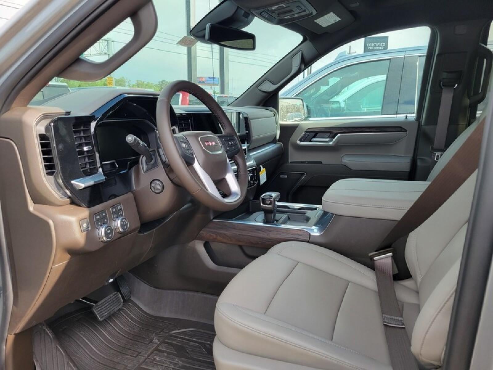 2026 GMC Sierra 1500 Crew Cab Short Box 4-Wheel Drive SLT