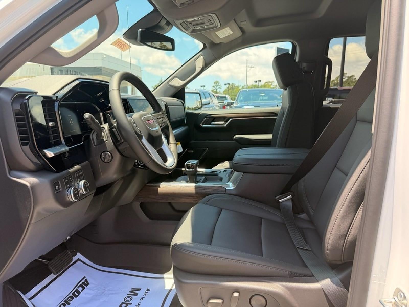 2026 GMC Sierra 1500 Crew Cab Short Box 4-Wheel Drive SLT